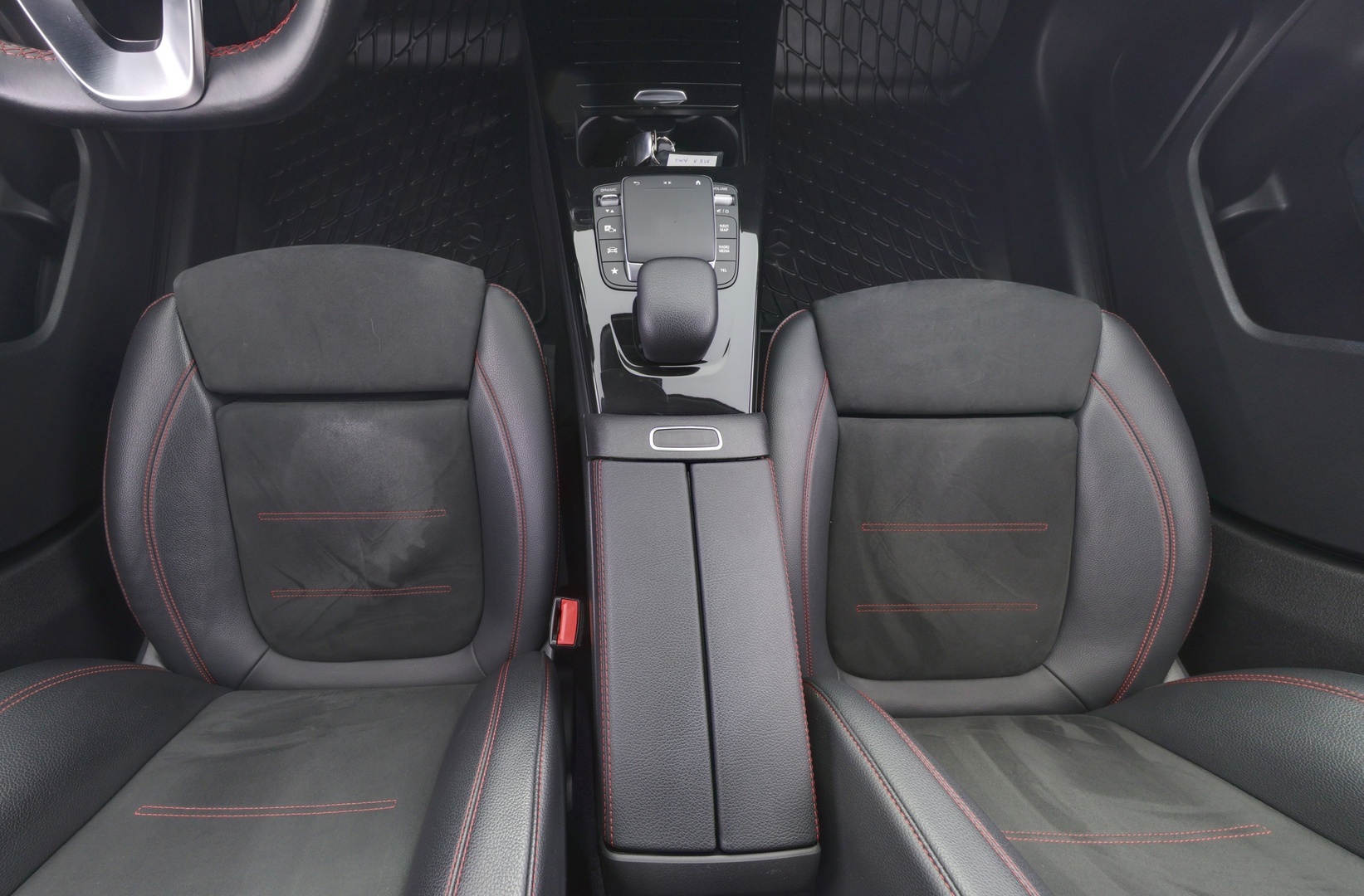 MERCEDES-BENZ A 2020