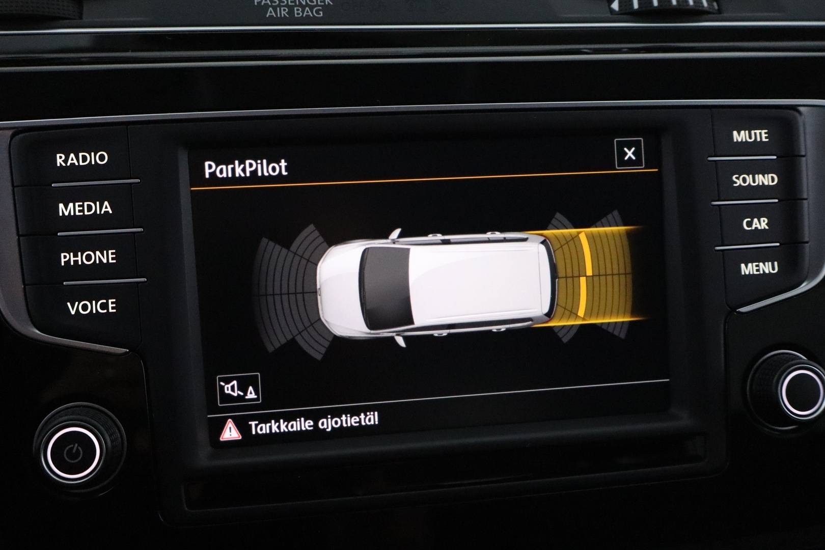 VOLKSWAGEN Touran 12