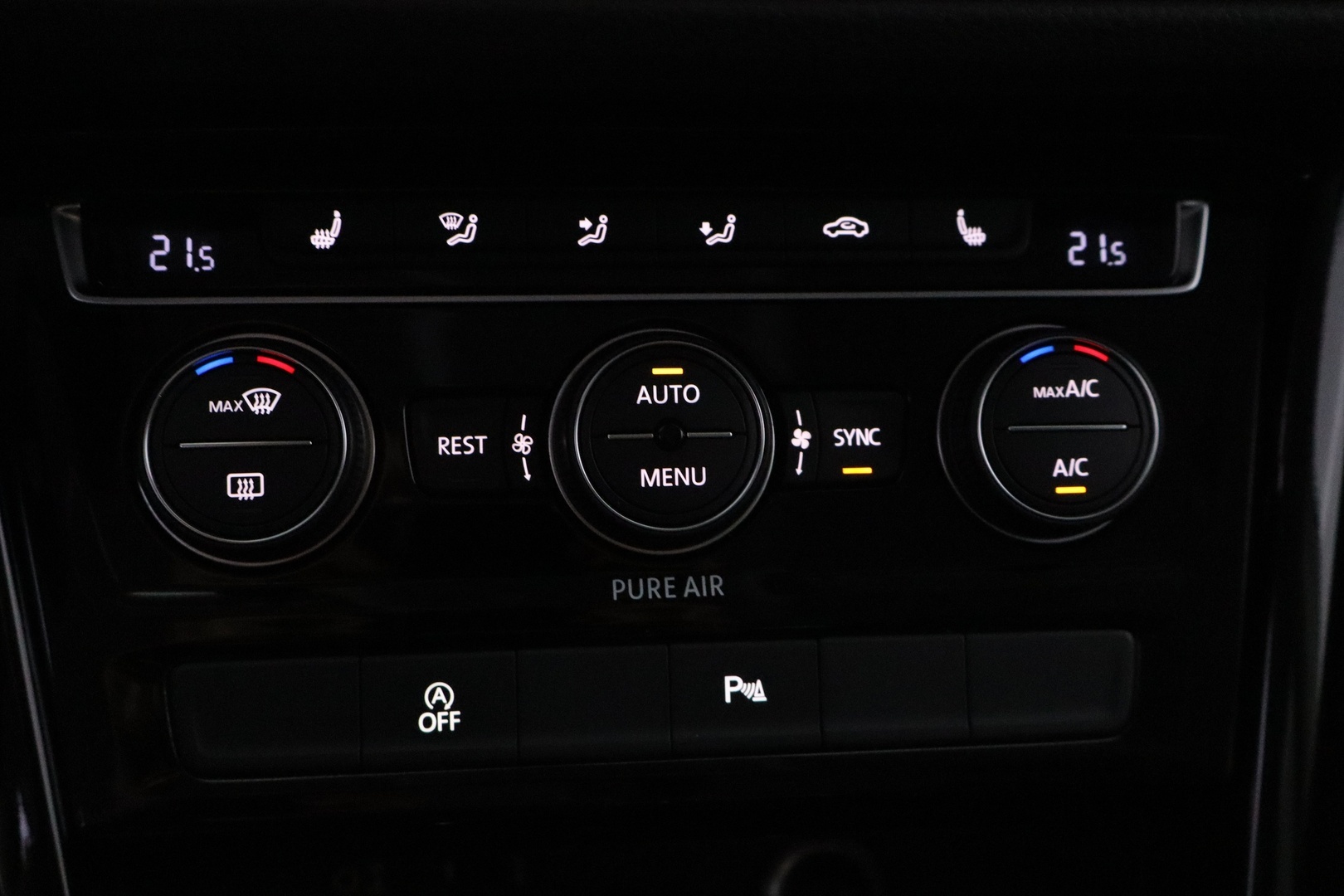 VOLKSWAGEN Touran 14