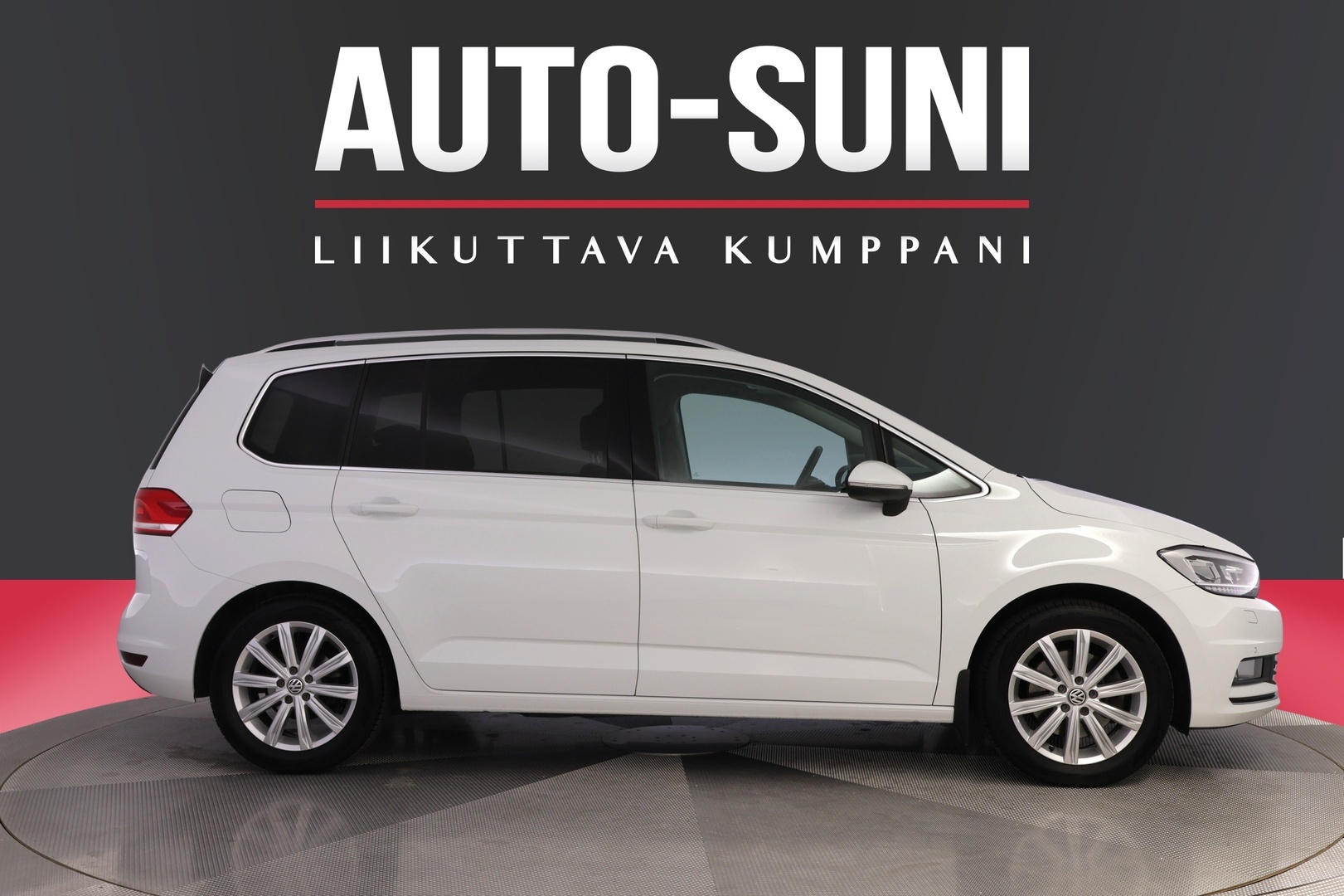 VOLKSWAGEN Touran 2