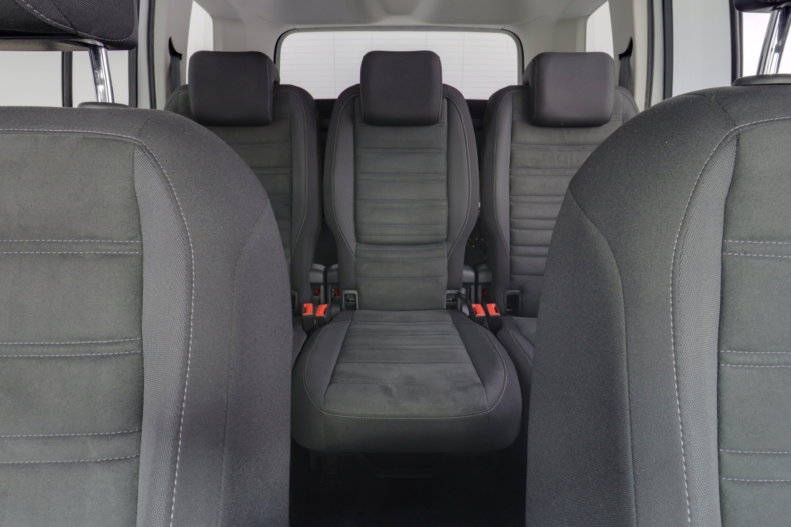 VOLKSWAGEN Touran 8