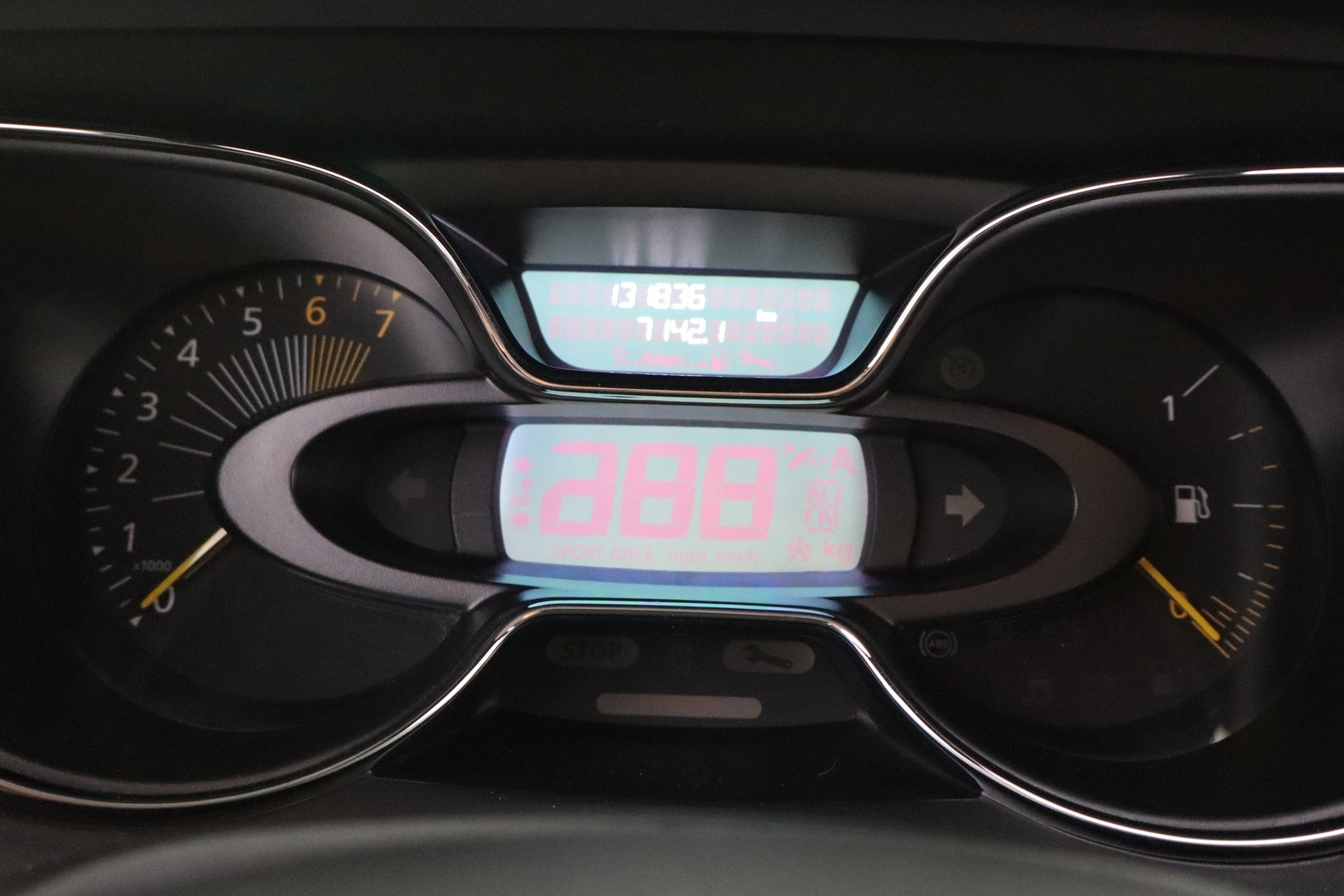 RENAULT Captur 2014