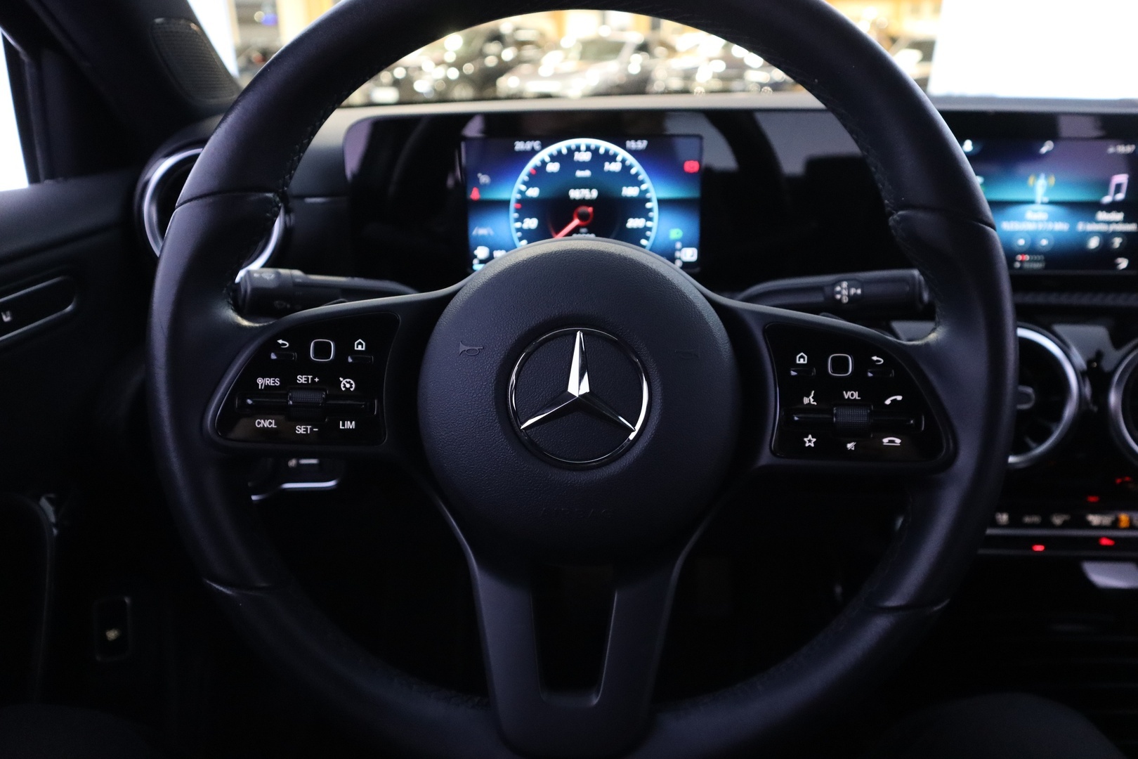 MERCEDES-BENZ A 2020