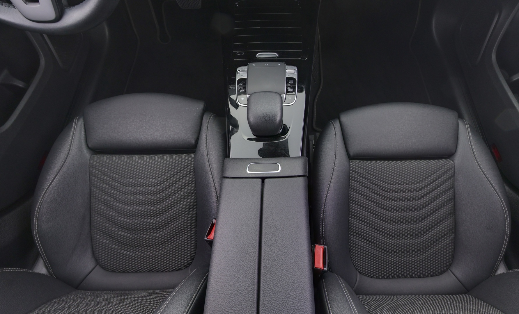 MERCEDES-BENZ A 2020