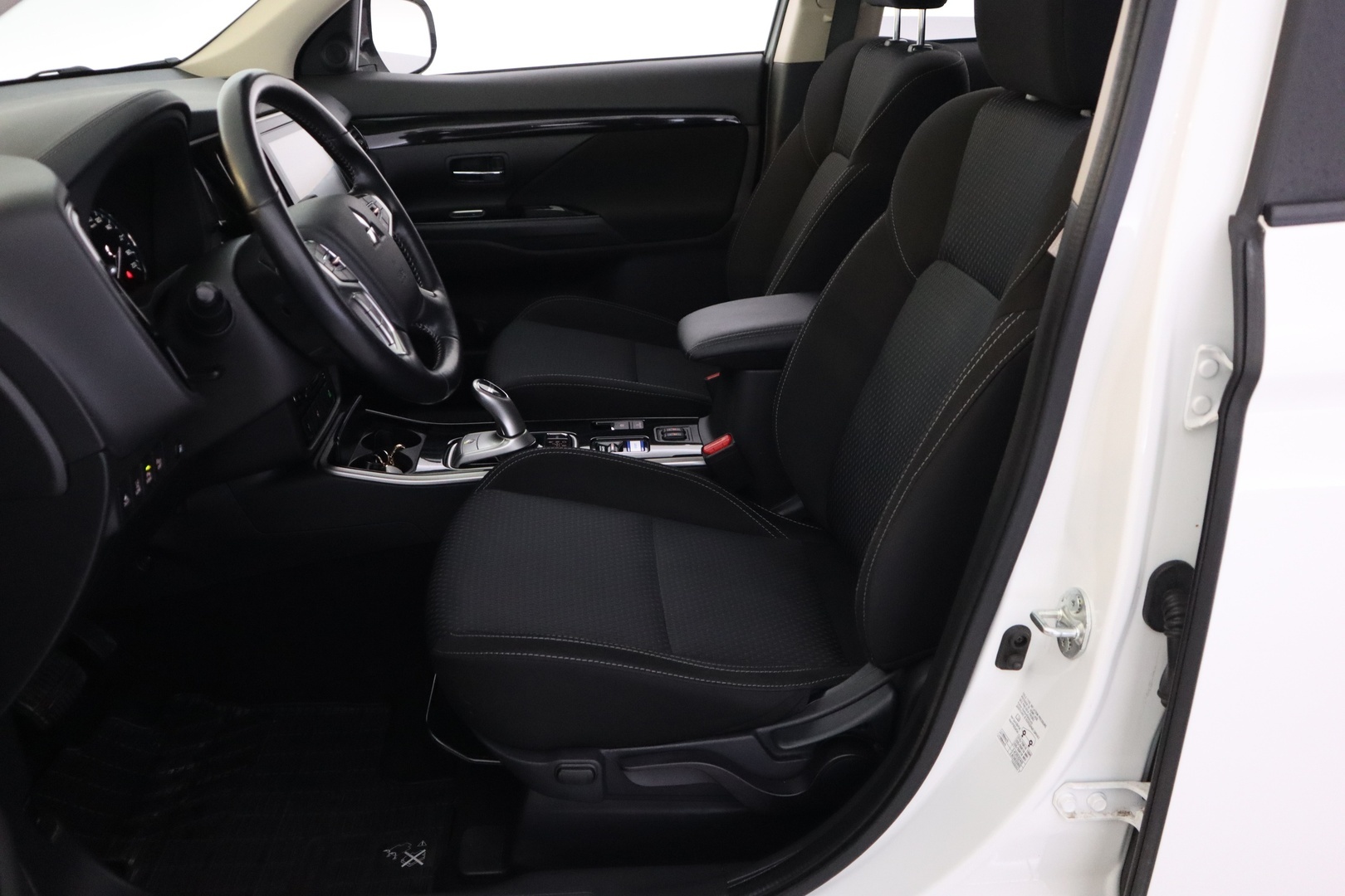 MITSUBISHI Outlander PHEV 2019