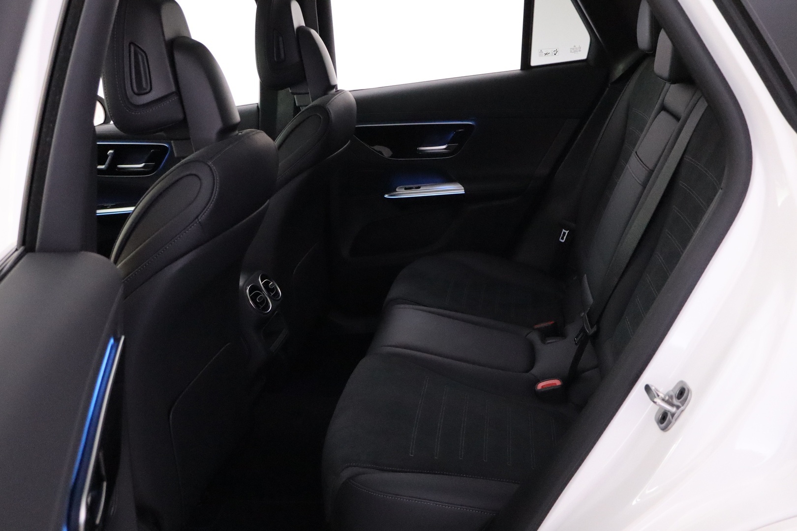 MERCEDES-BENZ GLC 2023