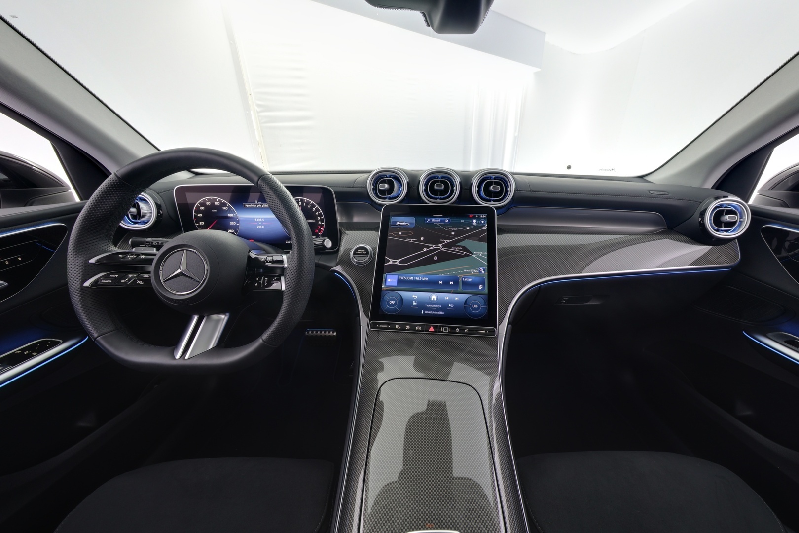 MERCEDES-BENZ GLC 2023