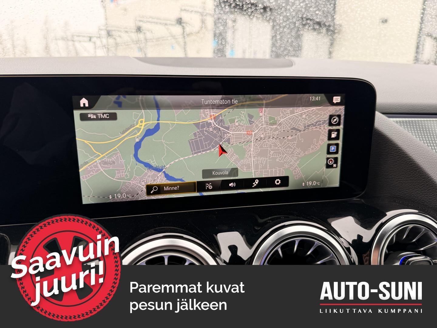 MERCEDES-BENZ EQA 2024