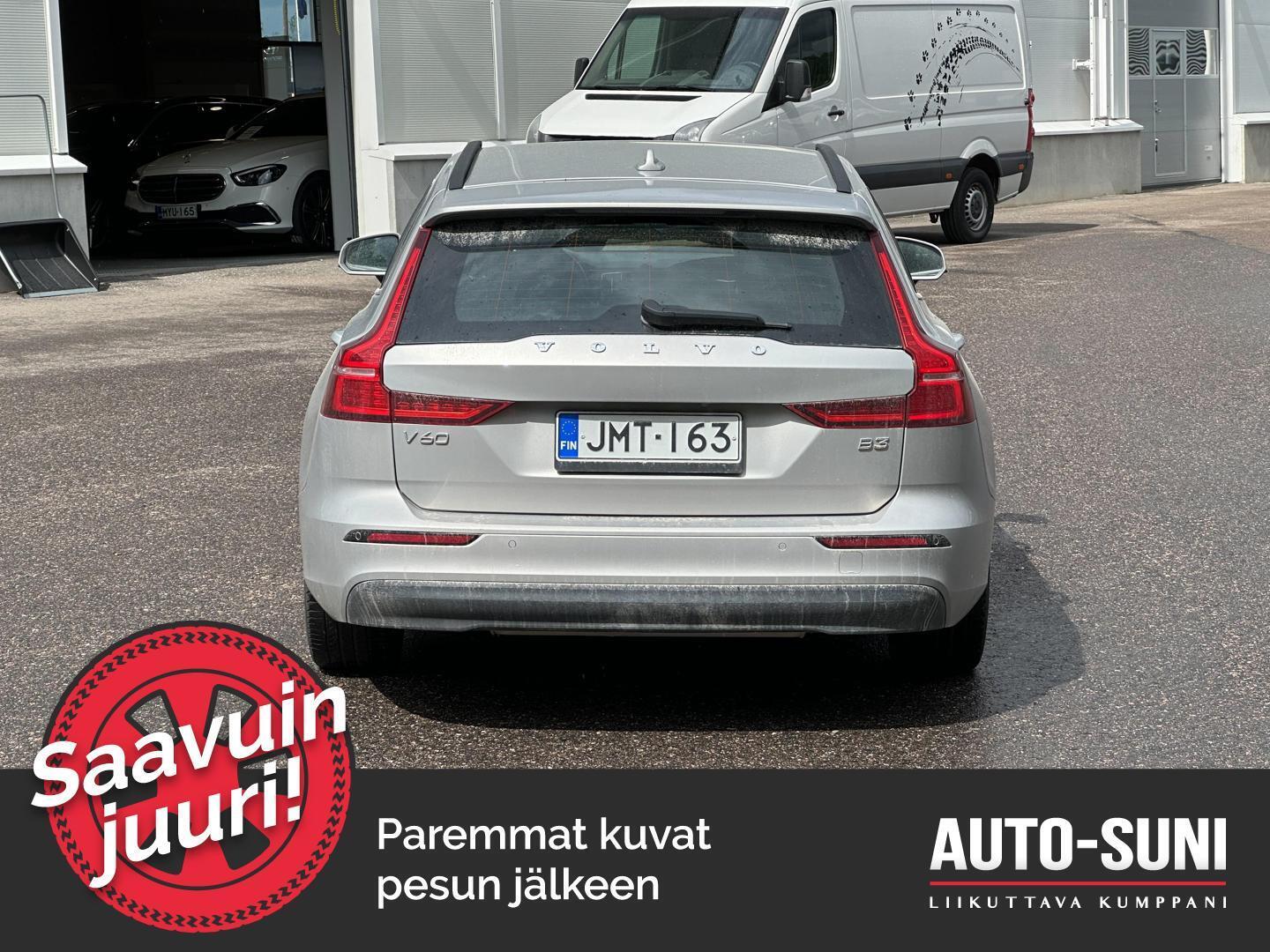 VOLVO V60 2023