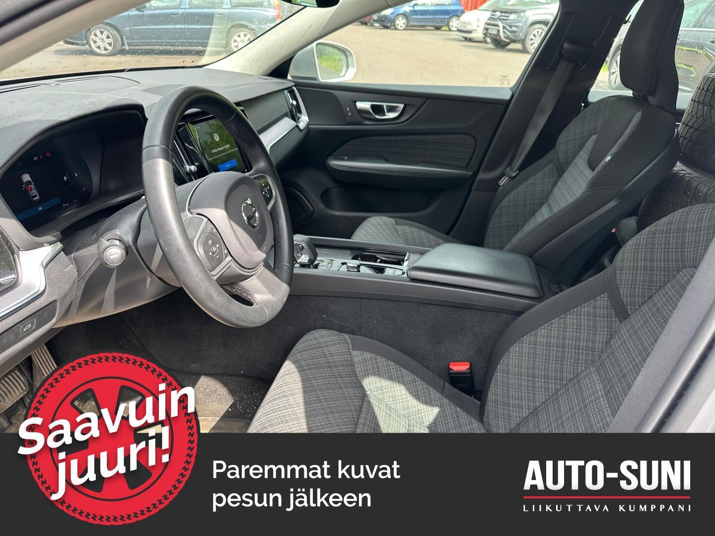 VOLVO V60 2023