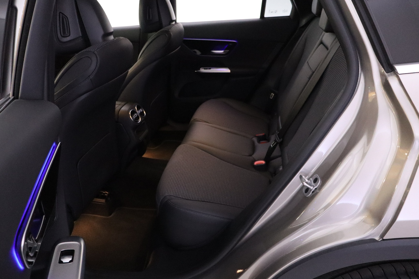 MERCEDES-BENZ GLC 2023