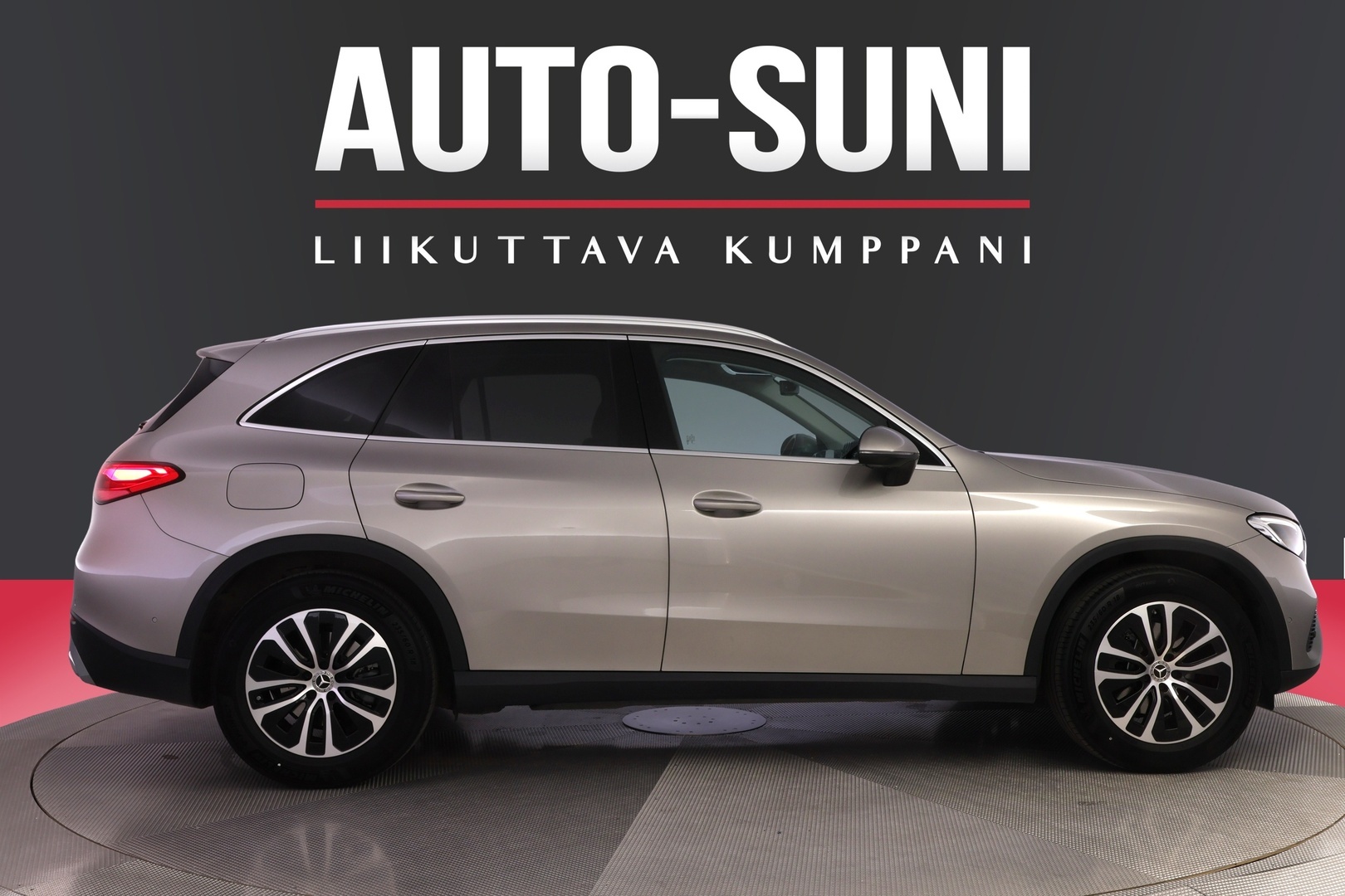 MERCEDES-BENZ GLC 2023