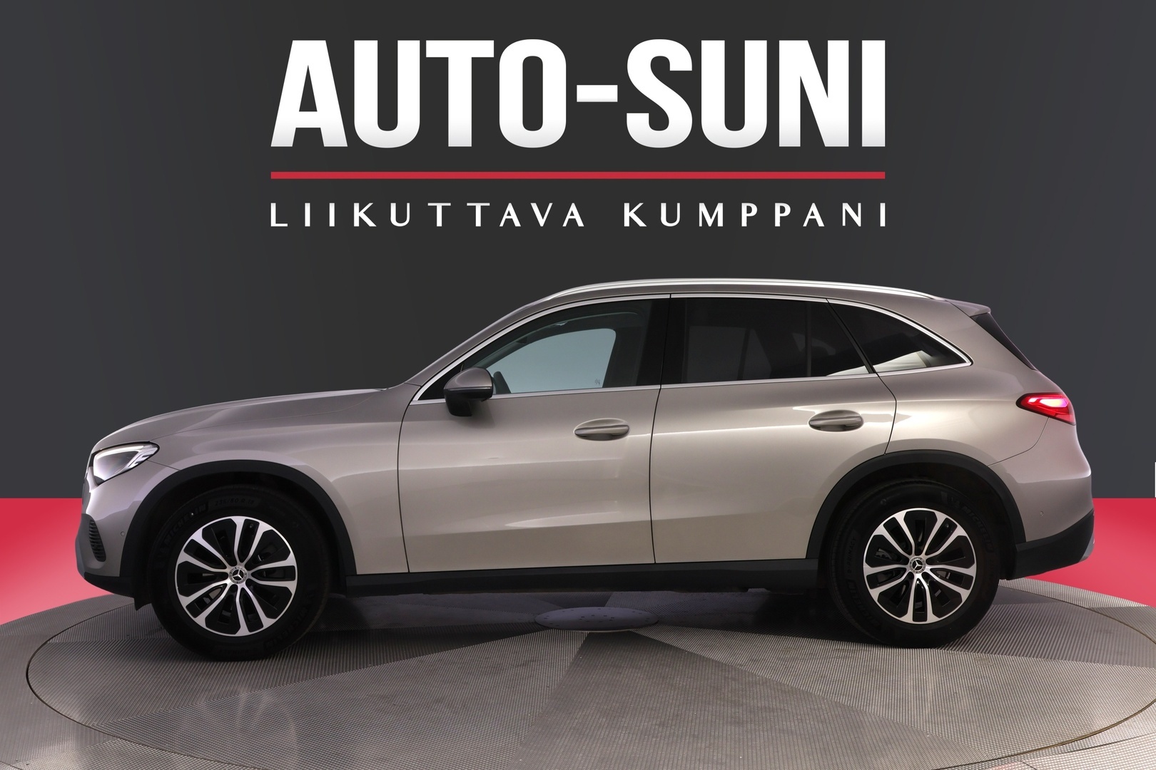 MERCEDES-BENZ GLC 2023