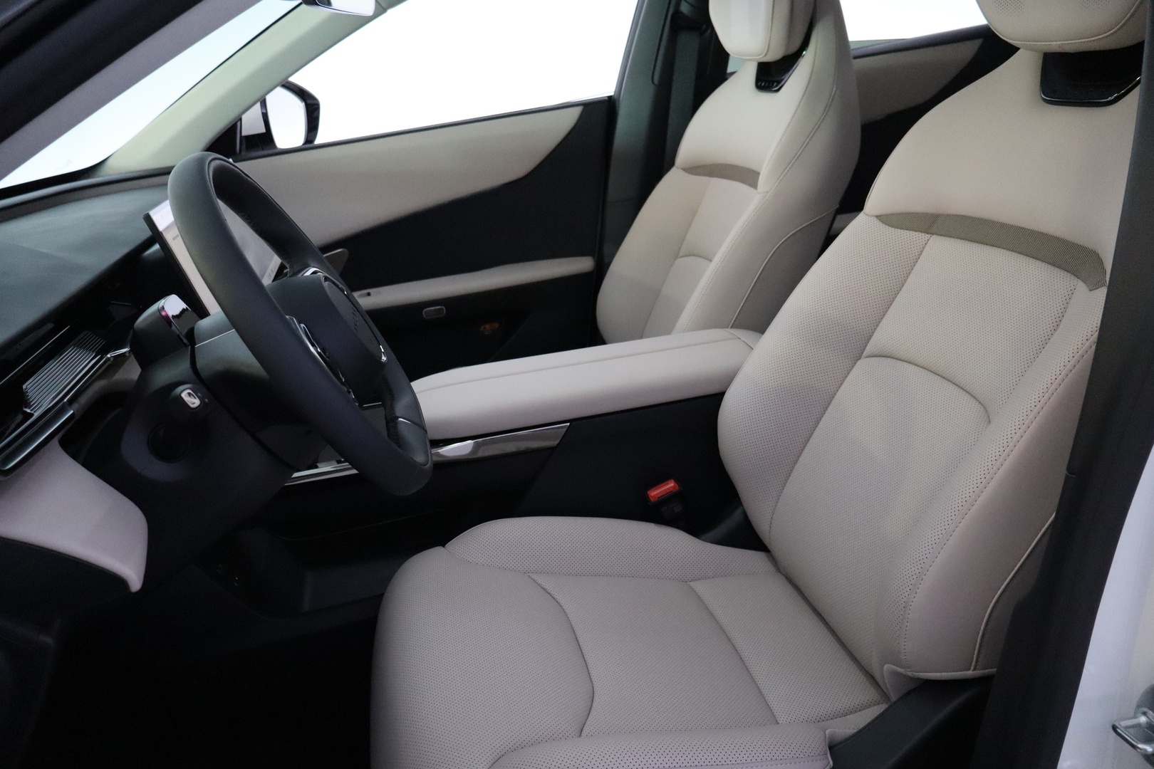 MAZDA CX-6e 2026