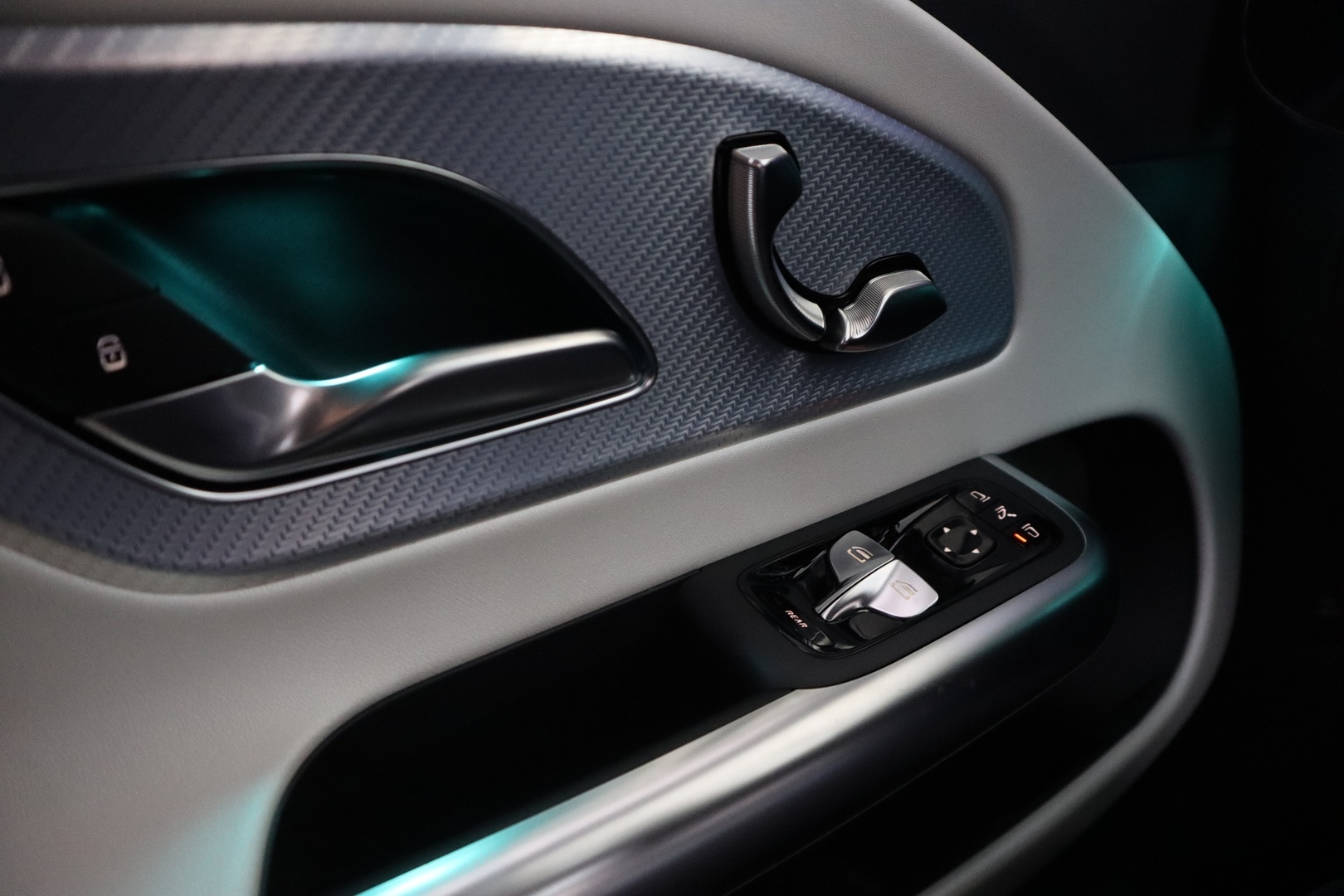 MERCEDES-BENZ CLA 2025