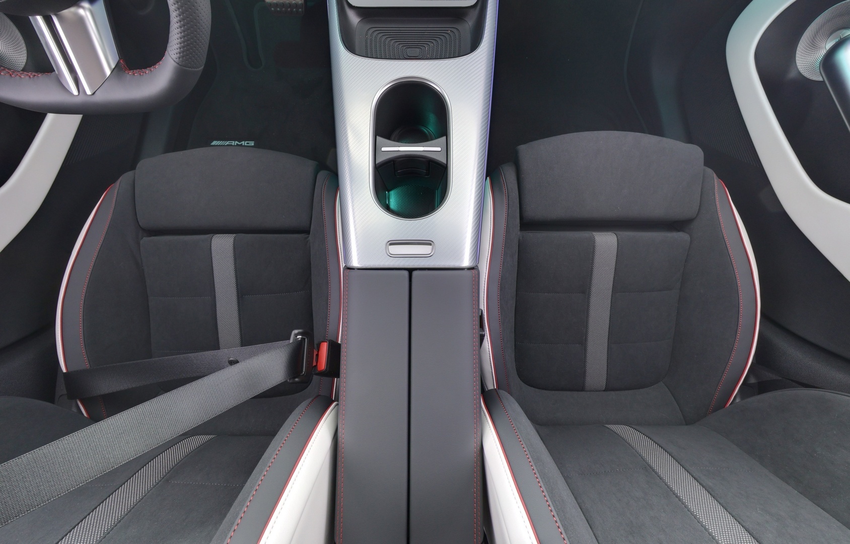 MERCEDES-BENZ CLA 2025