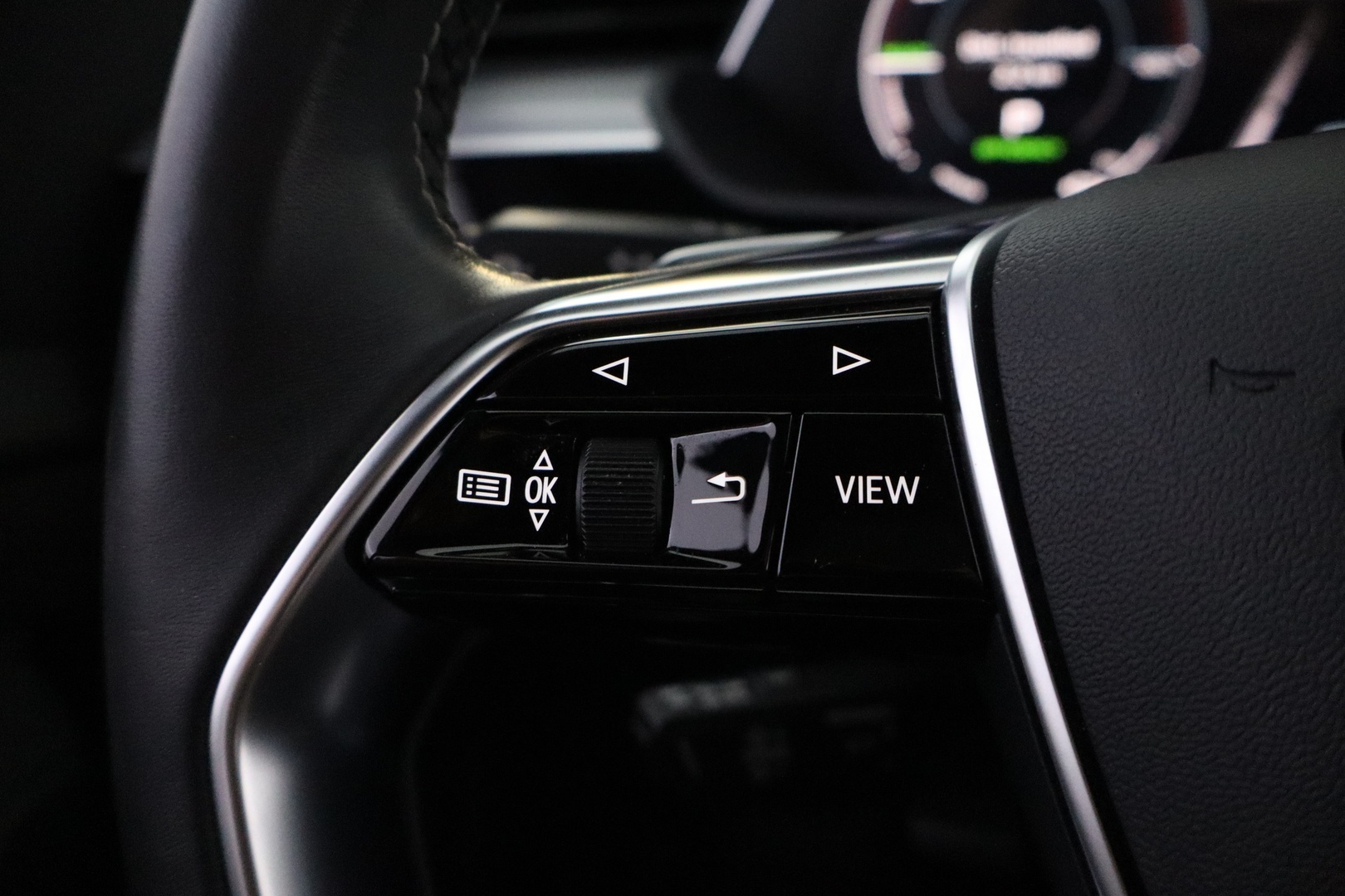 AUDI e-tron 12