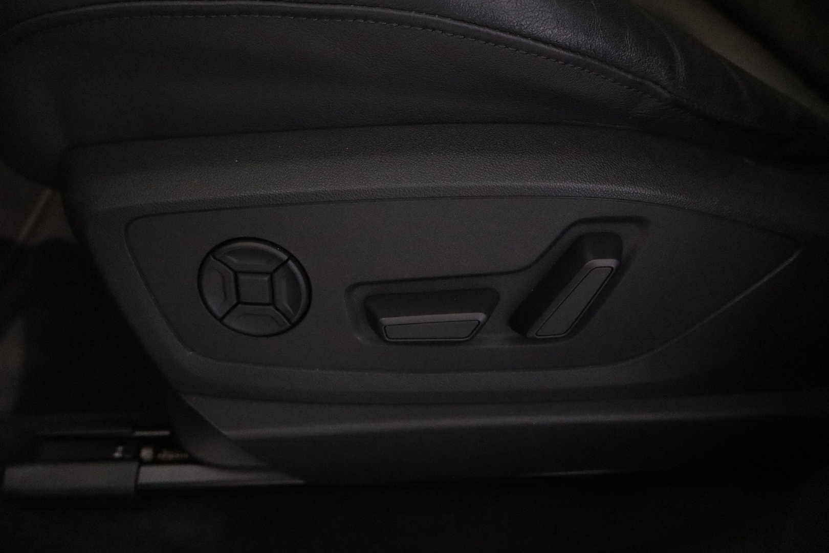 AUDI e-tron 23
