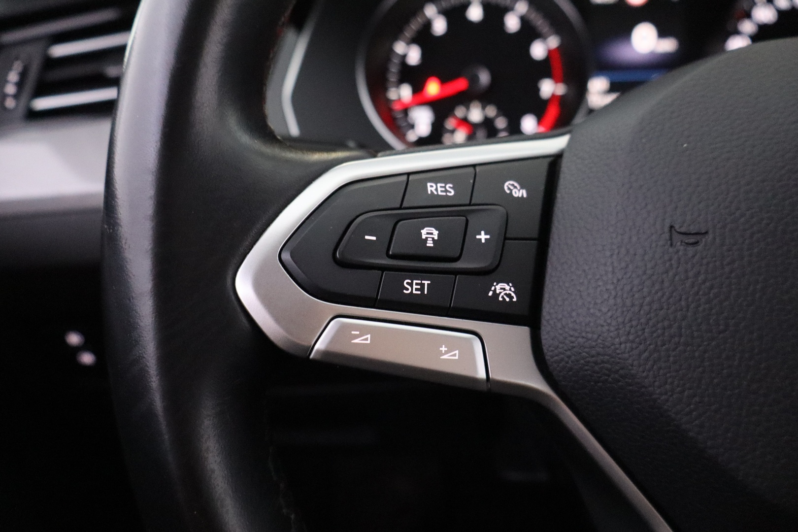 VOLKSWAGEN Passat 2019