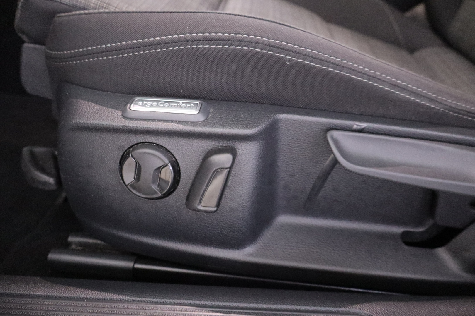 VOLKSWAGEN Passat 2019
