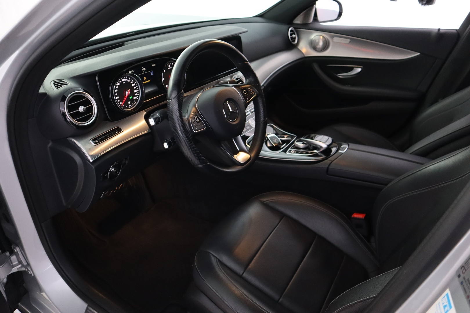 MERCEDES-BENZ E 2017