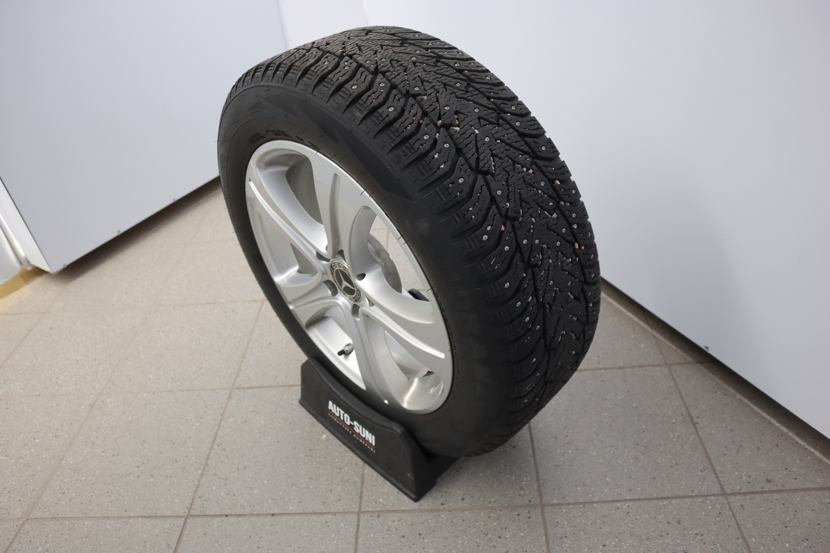 MERCEDES-BENZ E 2017