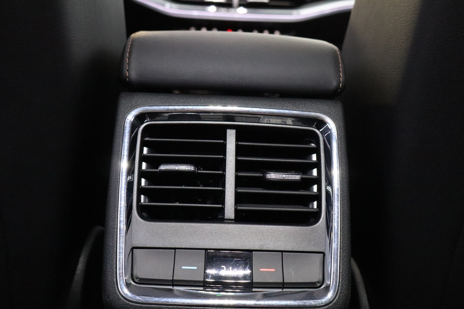 SKODA Enyaq 2023