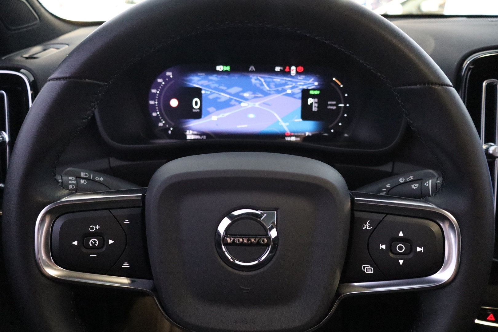 VOLVO C40 11
