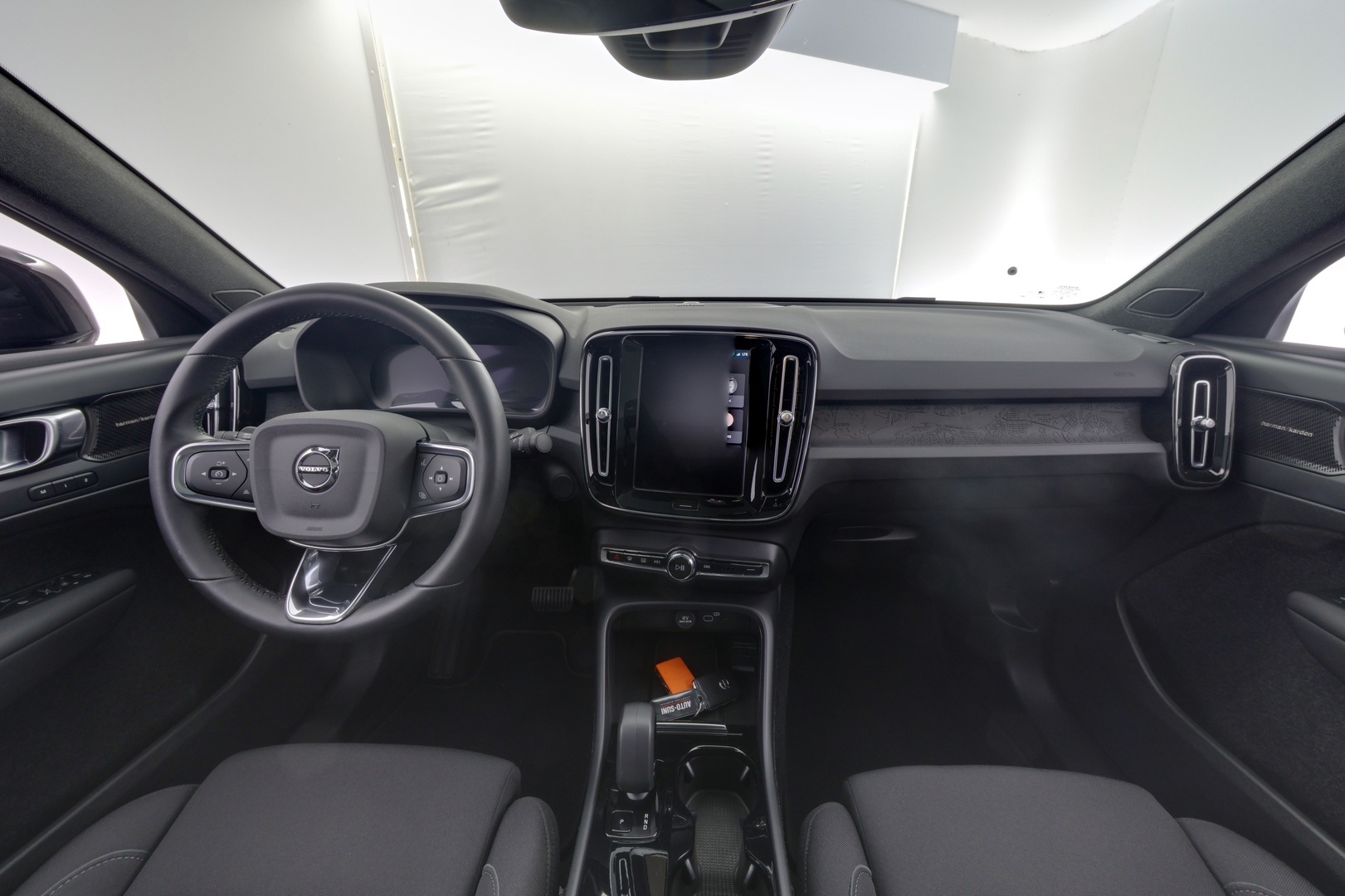VOLVO C40 7