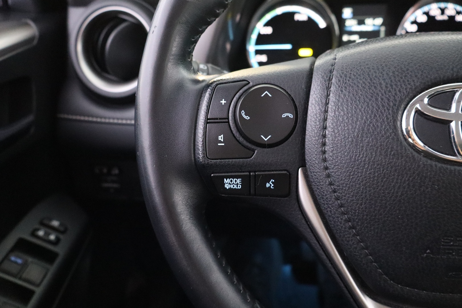 TOYOTA RAV4 2018