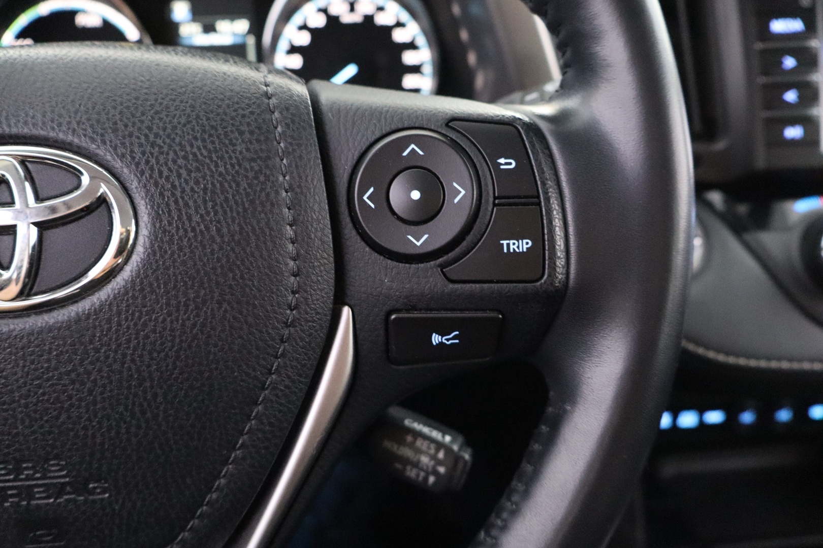 TOYOTA RAV4 2018