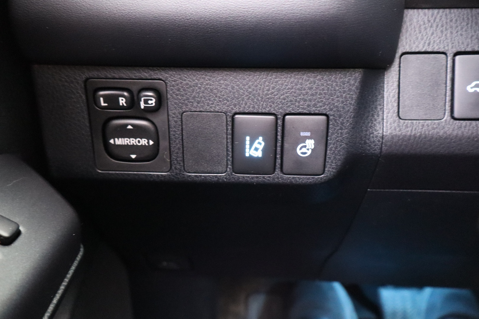 TOYOTA RAV4 2018