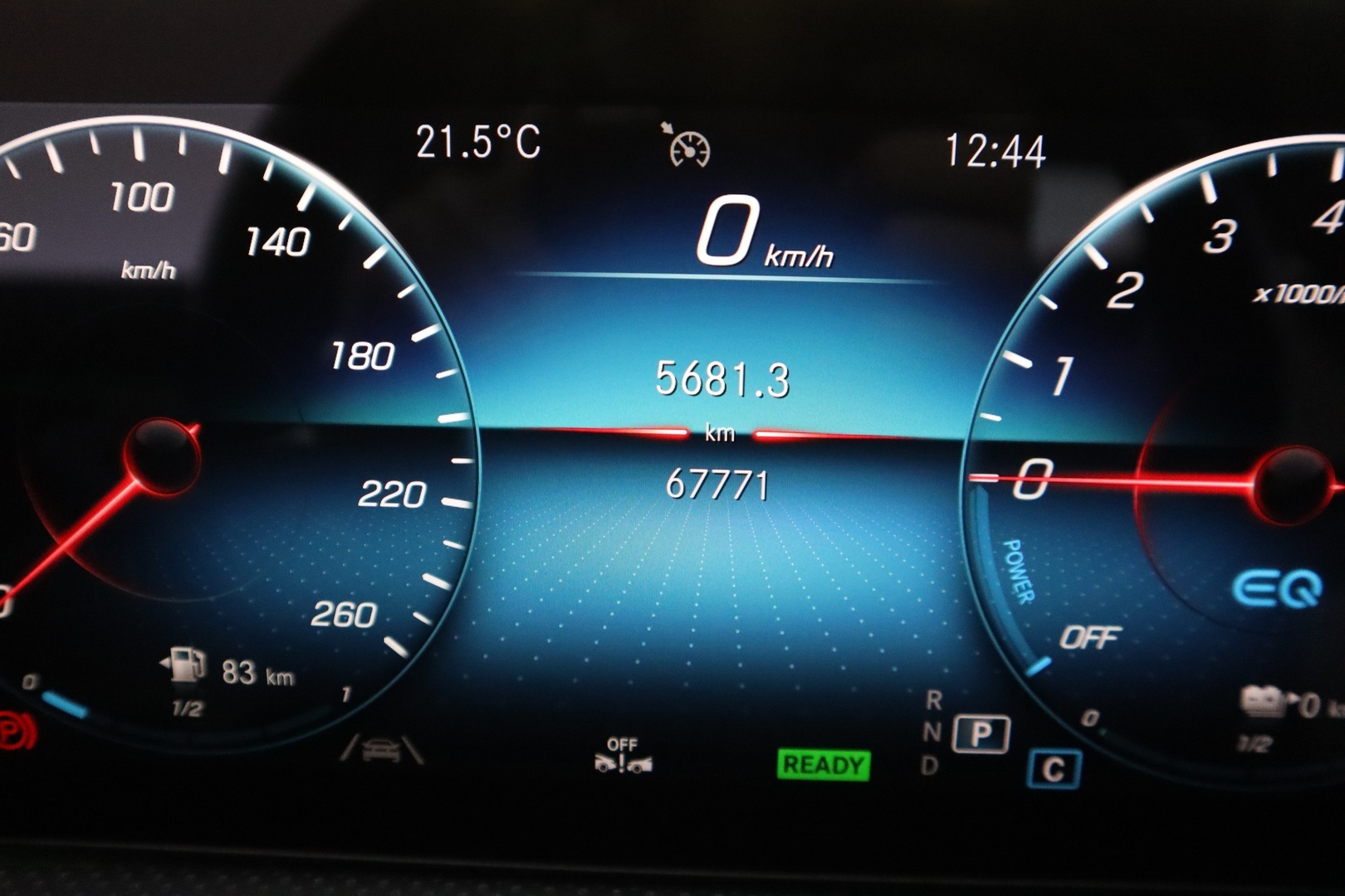 MERCEDES-BENZ A 2020