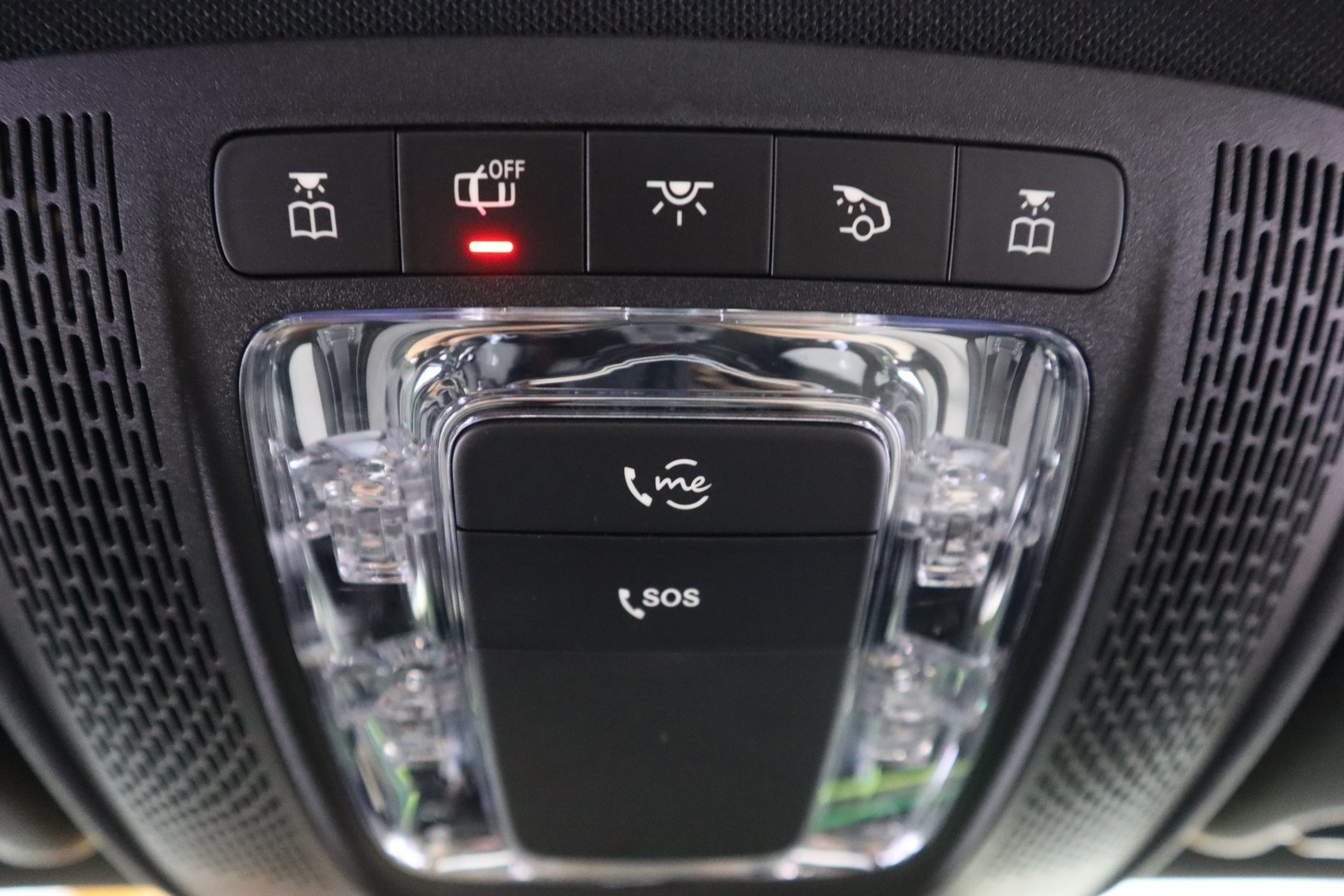 MERCEDES-BENZ A 2020