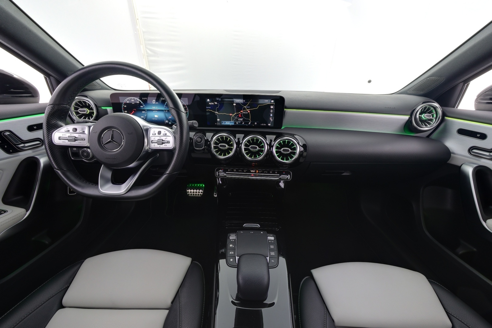 MERCEDES-BENZ A 2020