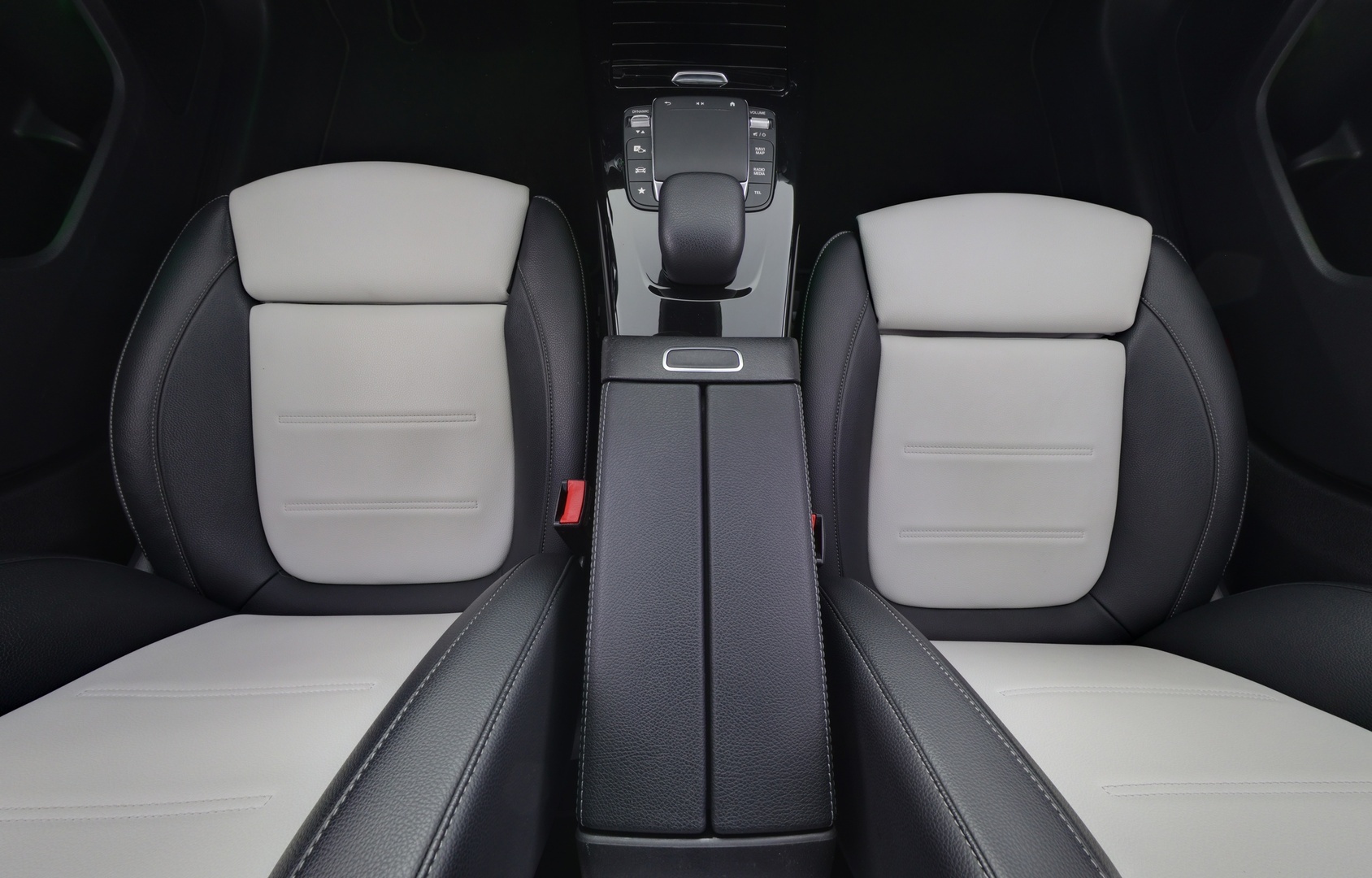 MERCEDES-BENZ A 2020