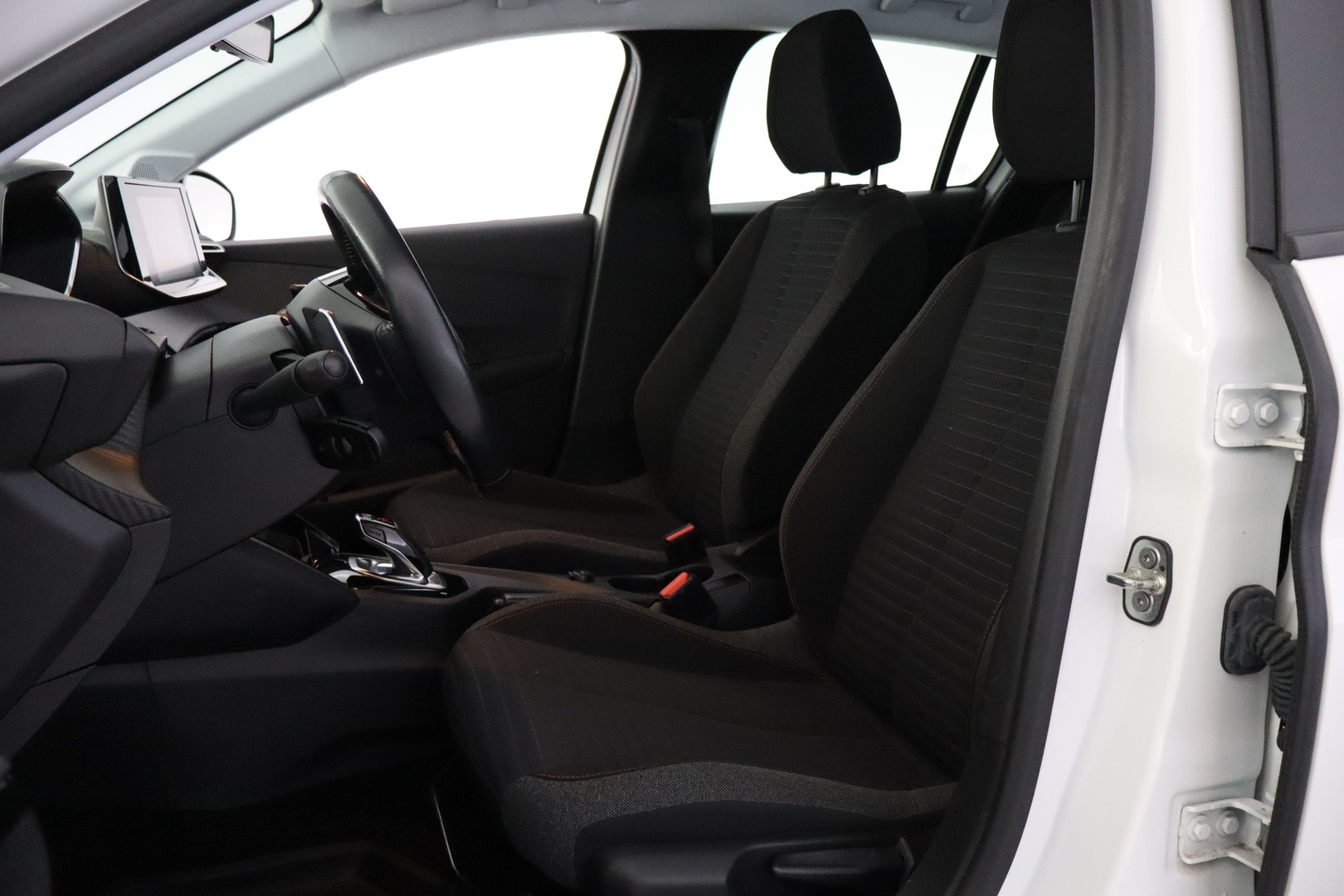 PEUGEOT 208 2020