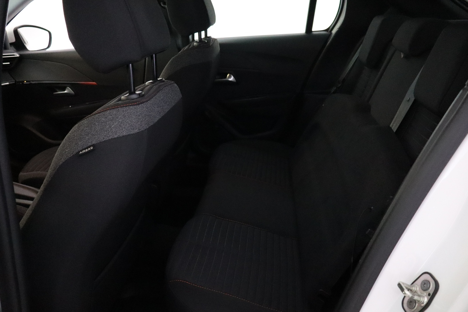 PEUGEOT 208 2020