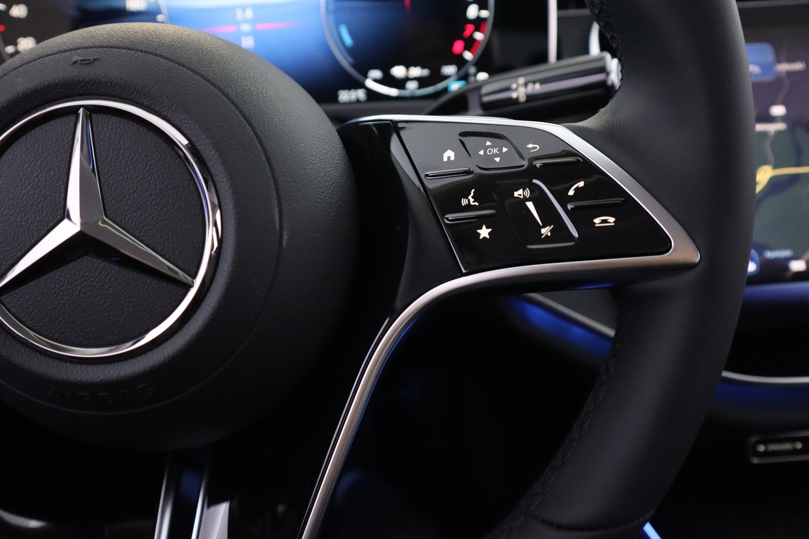 MERCEDES-BENZ E 2026