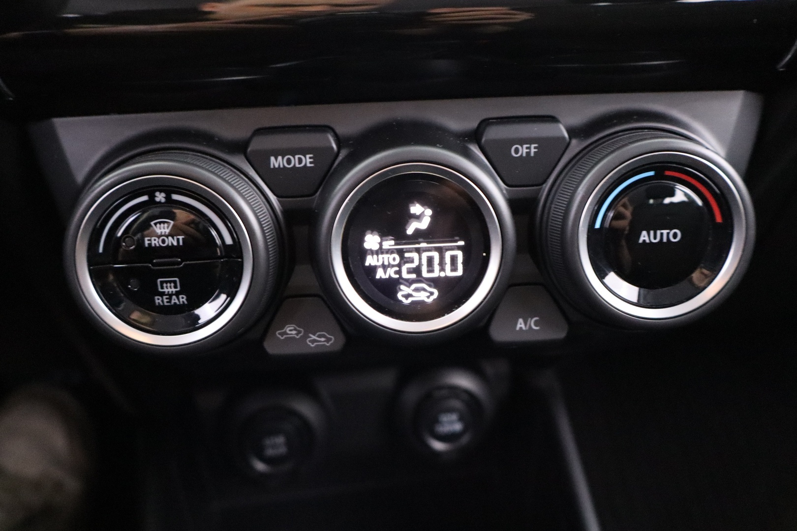 SUZUKI Swift 2024