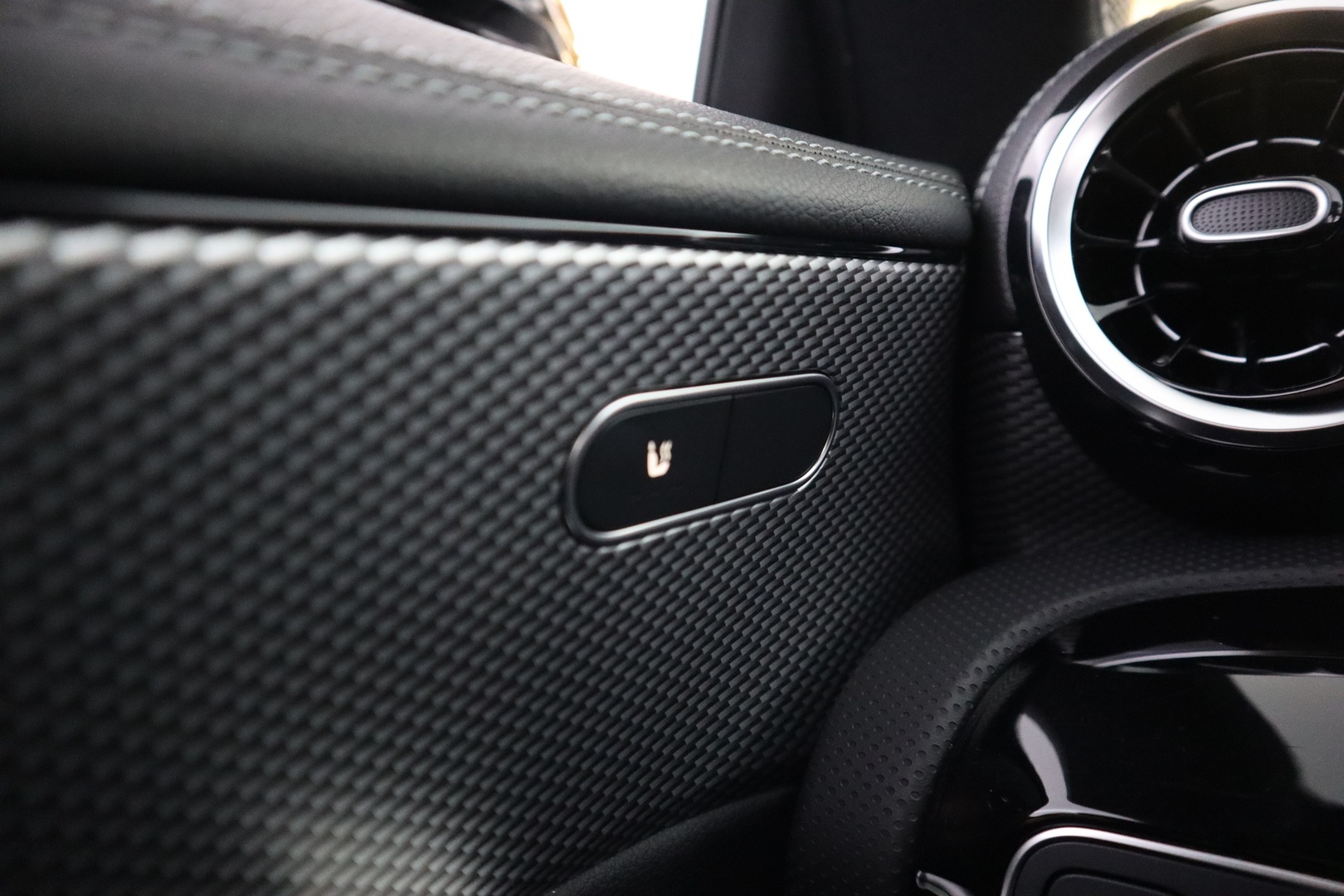 MERCEDES-BENZ CLA 2022