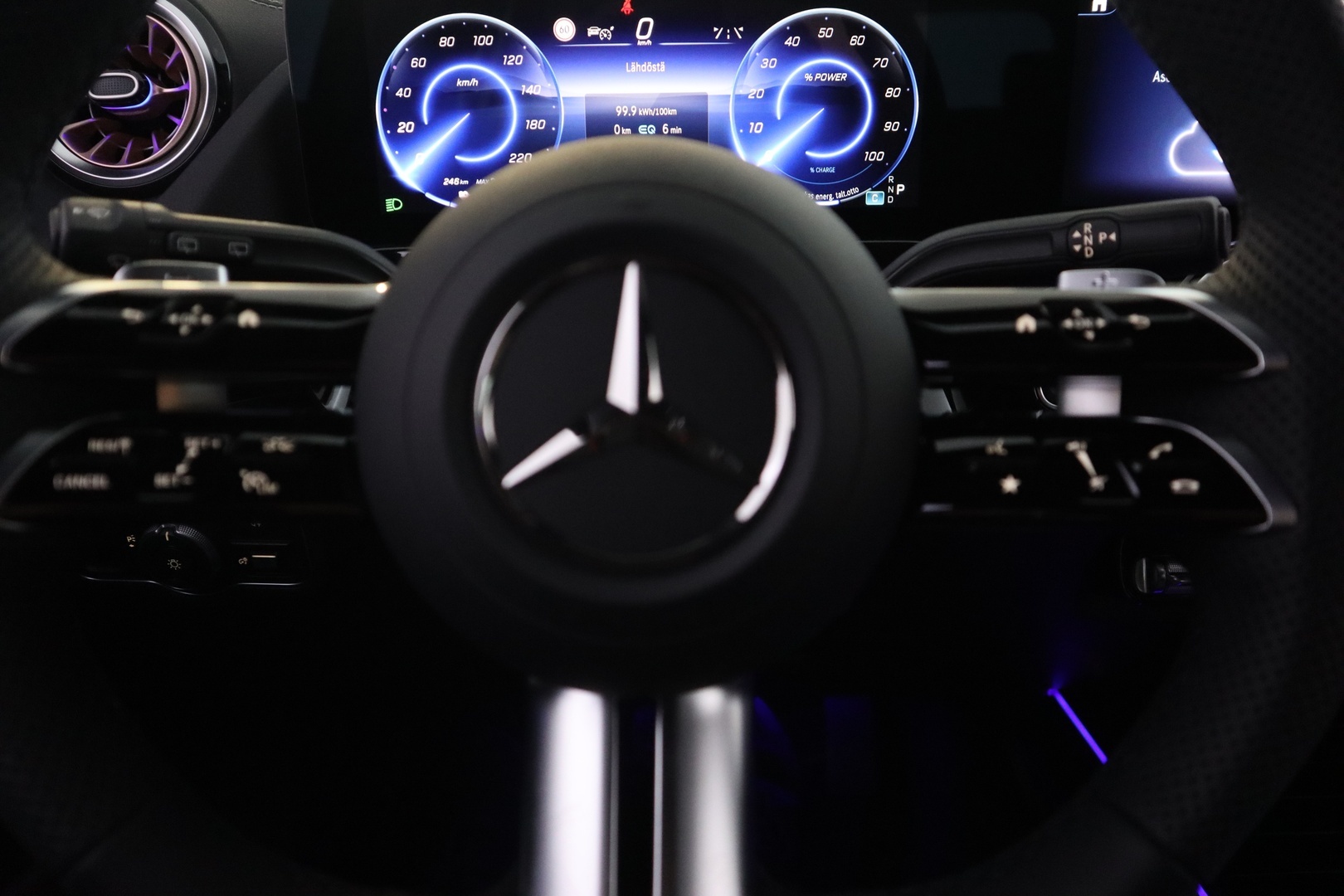 MERCEDES-BENZ EQA 2026