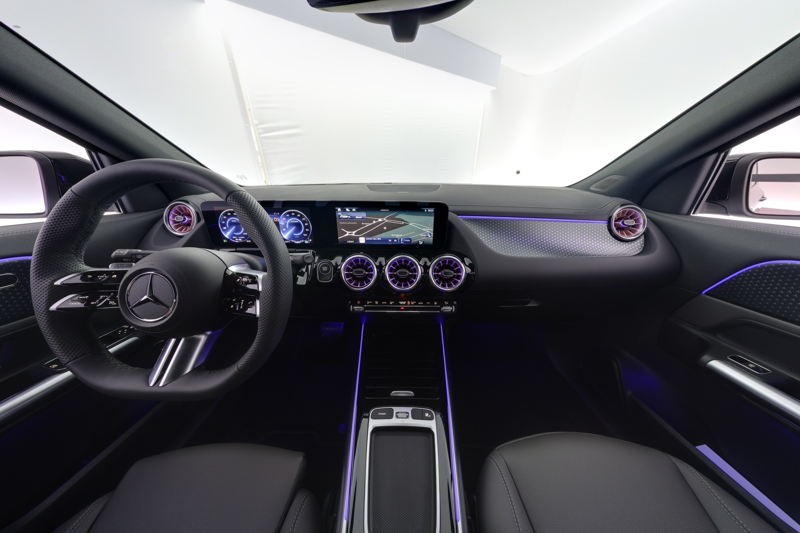 MERCEDES-BENZ EQA 2026