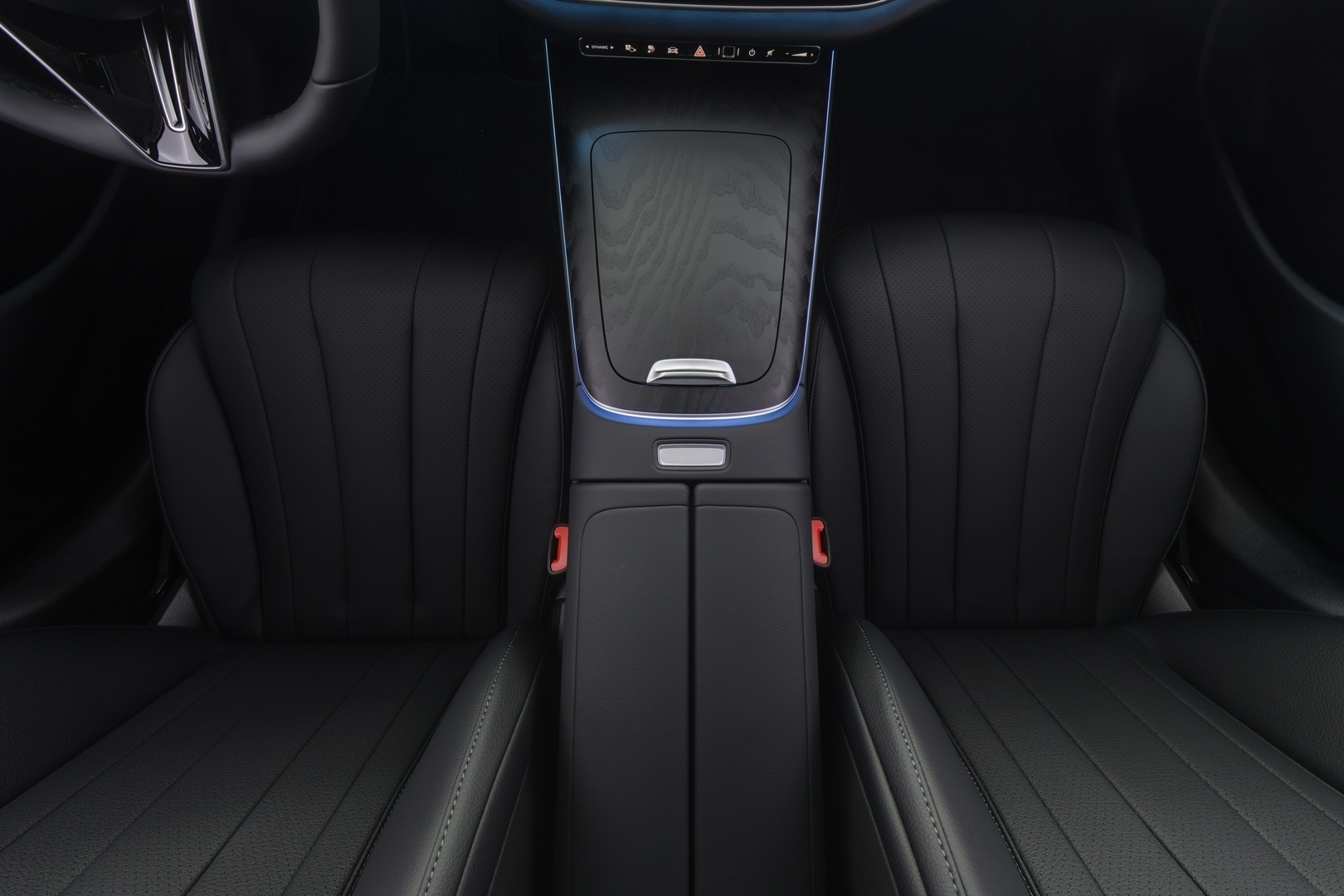 MERCEDES-BENZ E 2026