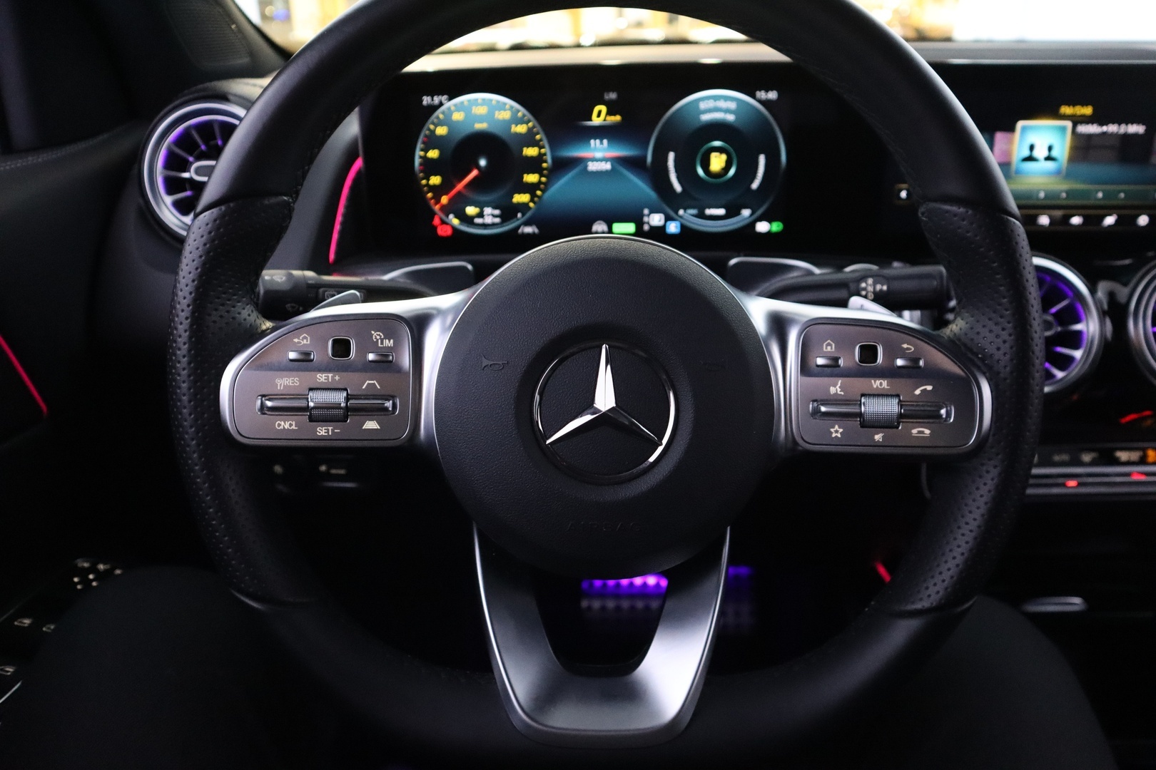 MERCEDES-BENZ EQB 2023