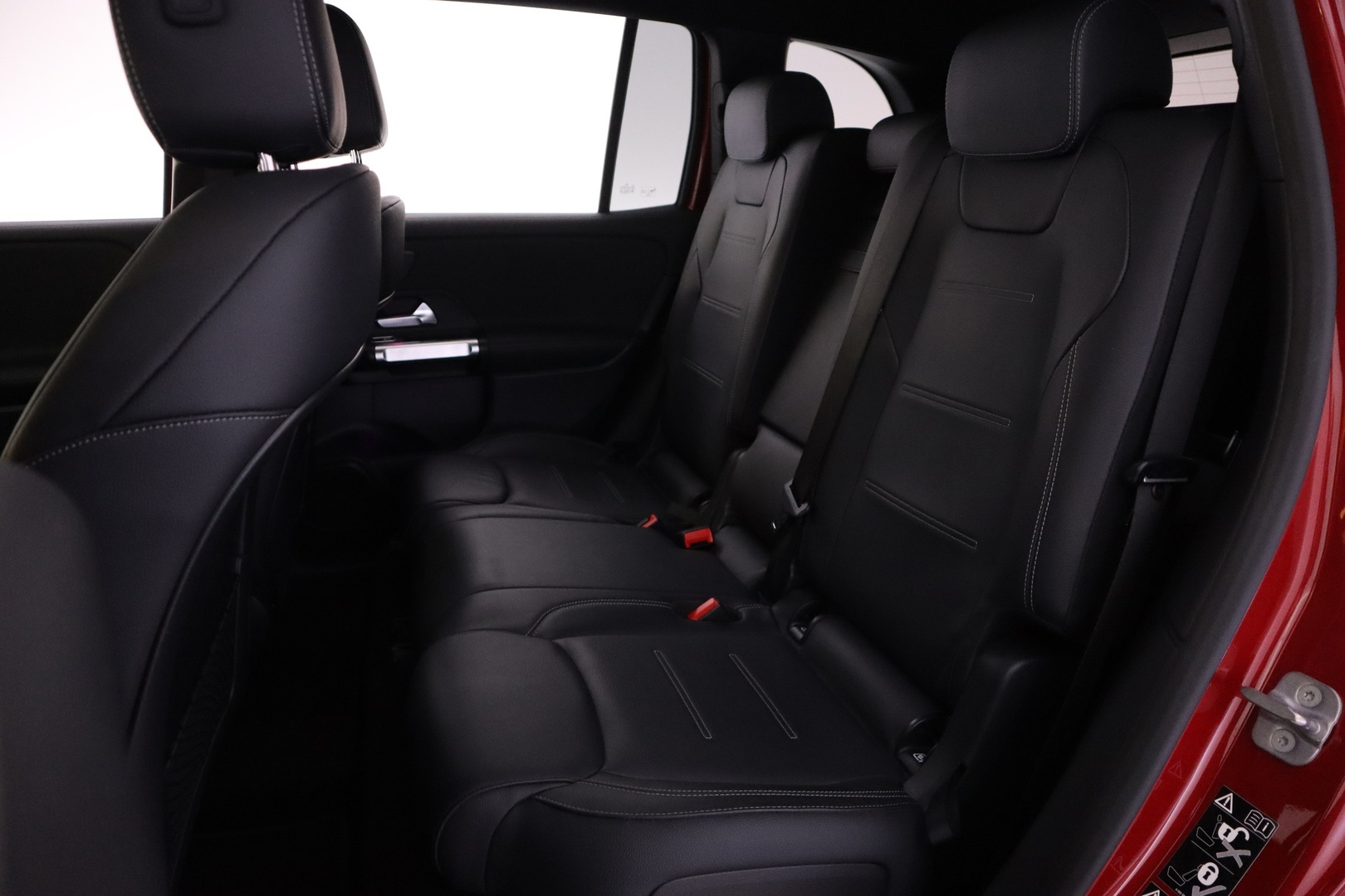 MERCEDES-BENZ EQB 2023