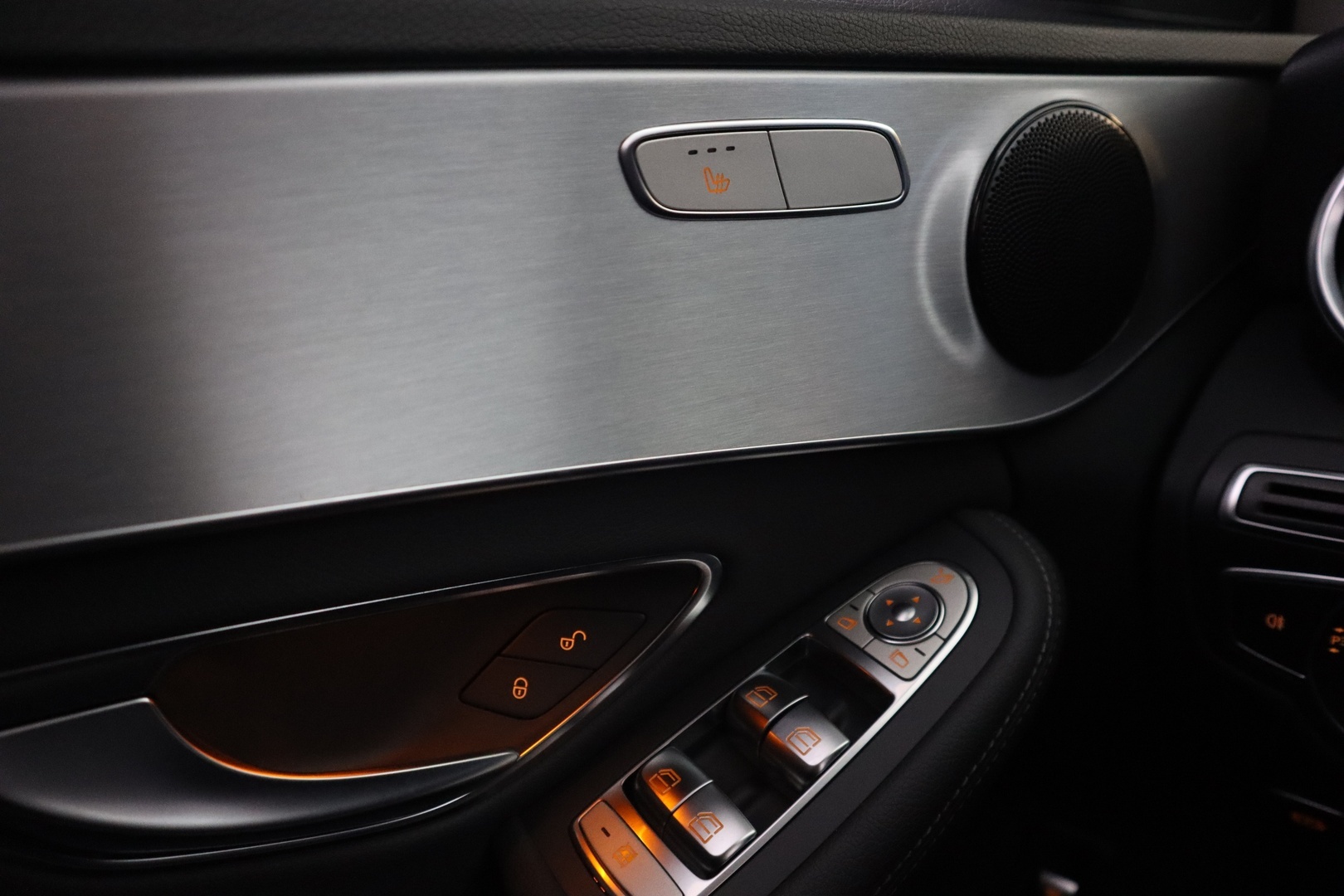 MERCEDES-BENZ C 2019