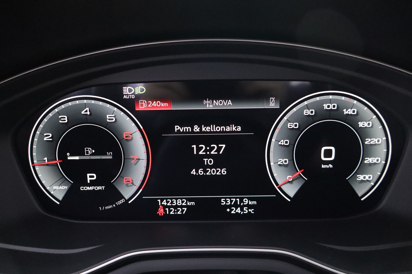 AUDI A4 2023
