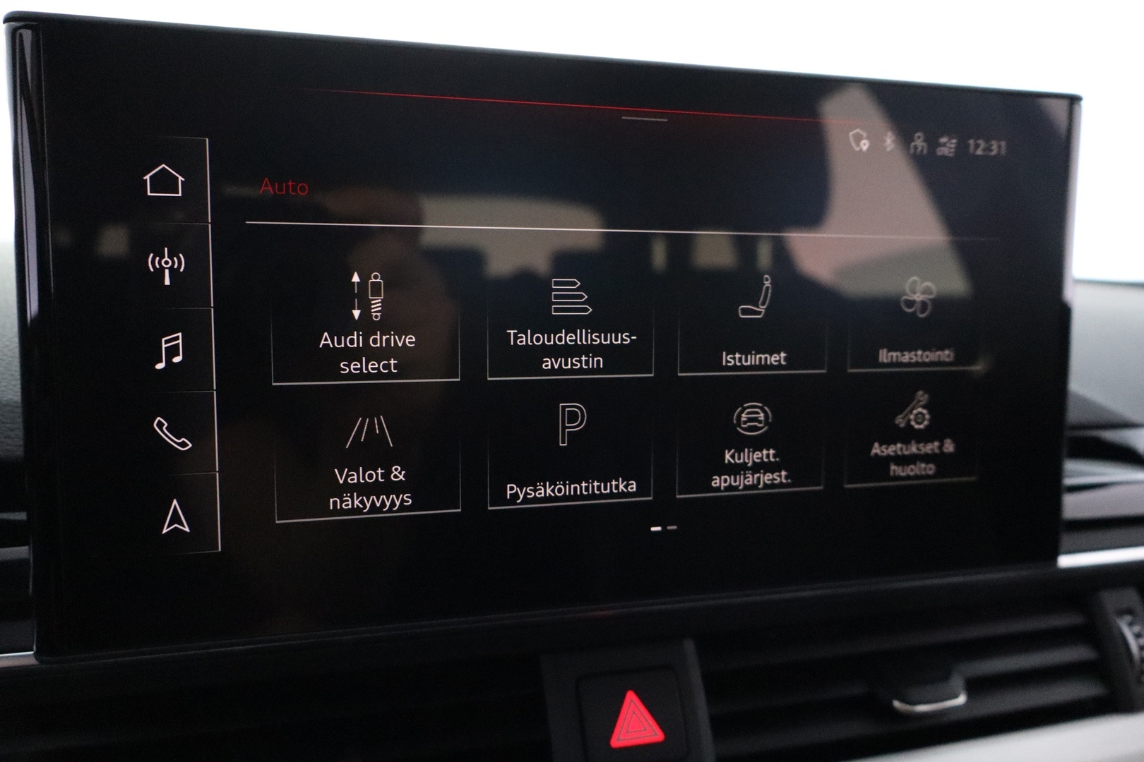 AUDI A4 2023