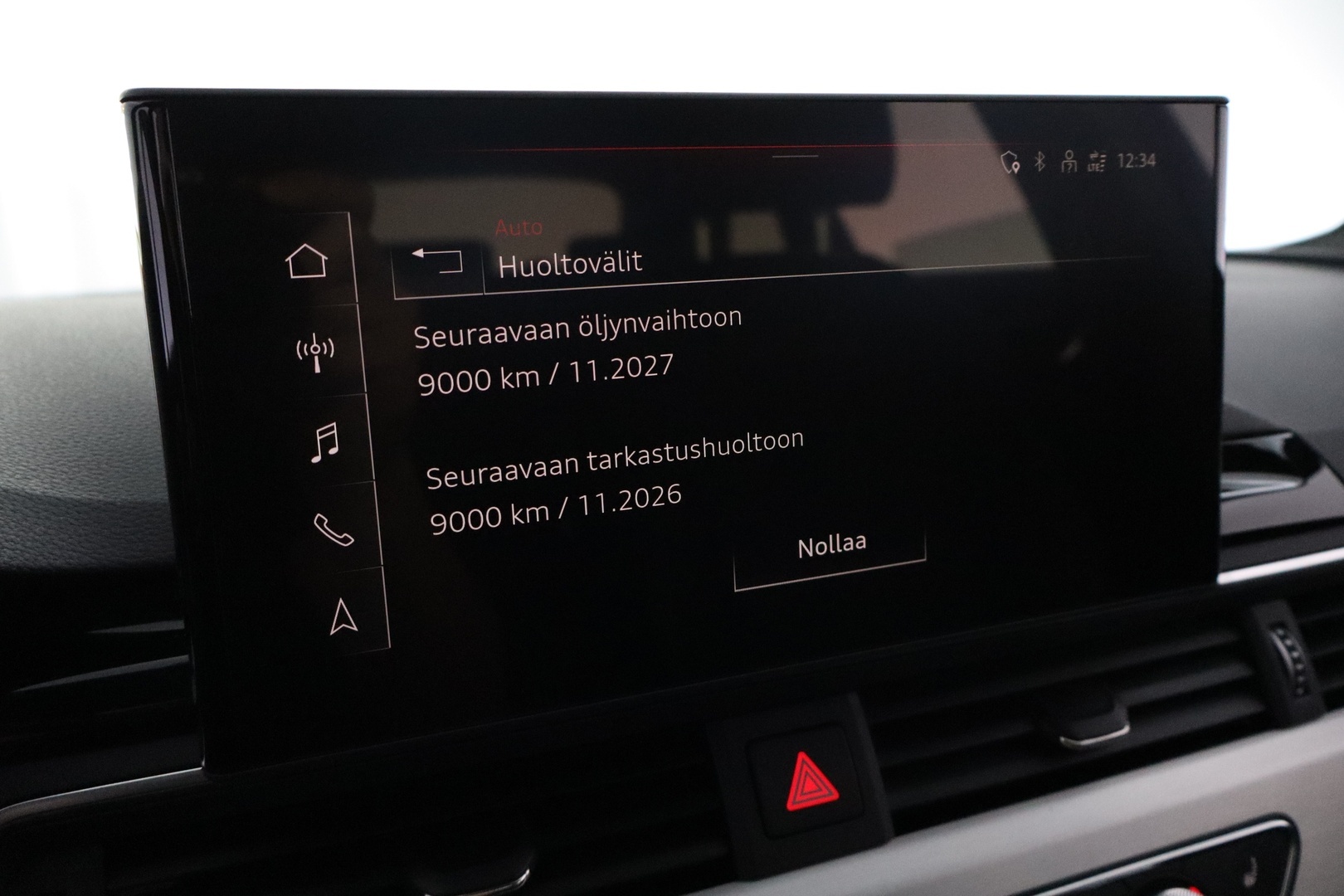 AUDI A4 2023
